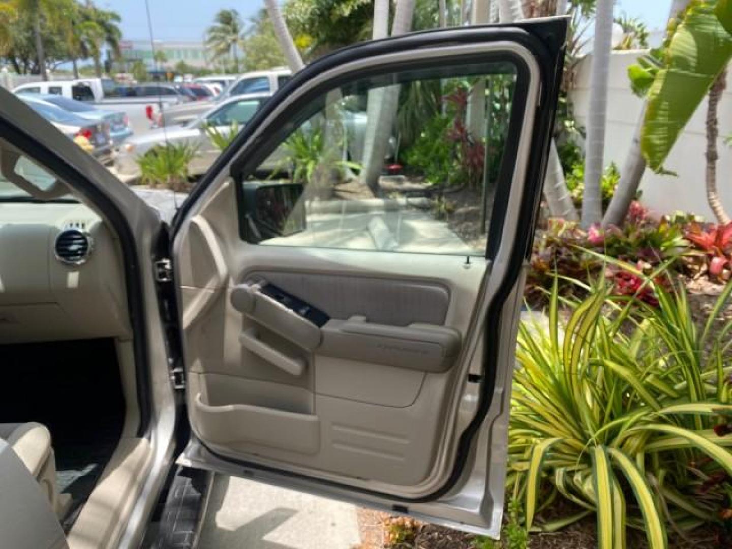 2007 Mineral Grey Metallic /Camel Ford Explorer Sport Trac XLT LOW MILES 80,420 (1FMEU31K37U) with an 4.0L SOHC 12-Valve V6 Engine engine, Automatic transmission, located at 4701 North Dixie Hwy, Pompano Beach, FL, 33064, (954) 422-2889, 26.240938, -80.123474 - OUR WEBPAGE FLORIDACARS1.COM HAS OVER 100 PHOTOS AND FREE CARFAX LINK 2007 FORD EXPLORER SPORT TRAC XLT TIRES LOOK GREAT! VIN: 1FMEU31K37UA56699 1 F M E U 3 1 K 3 7 U A 5 6 6 9 9 SPORT PICKUP 4.0L V6 F SOHC GASOLINE REAR WHEEL DRIVE Top Features Alloy Wheels Running Boards Bed Cover Tow Hitch Cloth - Photo#11