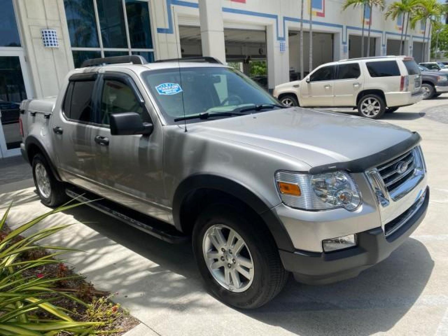 2007 Mineral Grey Metallic /Camel Ford Explorer Sport Trac XLT LOW MILES 80,420 (1FMEU31K37U) with an 4.0L SOHC 12-Valve V6 Engine engine, Automatic transmission, located at 4701 North Dixie Hwy, Pompano Beach, FL, 33064, (954) 422-2889, 26.240938, -80.123474 - OUR WEBPAGE FLORIDACARS1.COM HAS OVER 100 PHOTOS AND FREE CARFAX LINK 2007 FORD EXPLORER SPORT TRAC XLT TIRES LOOK GREAT! VIN: 1FMEU31K37UA56699 1 F M E U 3 1 K 3 7 U A 5 6 6 9 9 SPORT PICKUP 4.0L V6 F SOHC GASOLINE REAR WHEEL DRIVE Top Features Alloy Wheels Running Boards Bed Cover Tow Hitch Cloth - Photo#24
