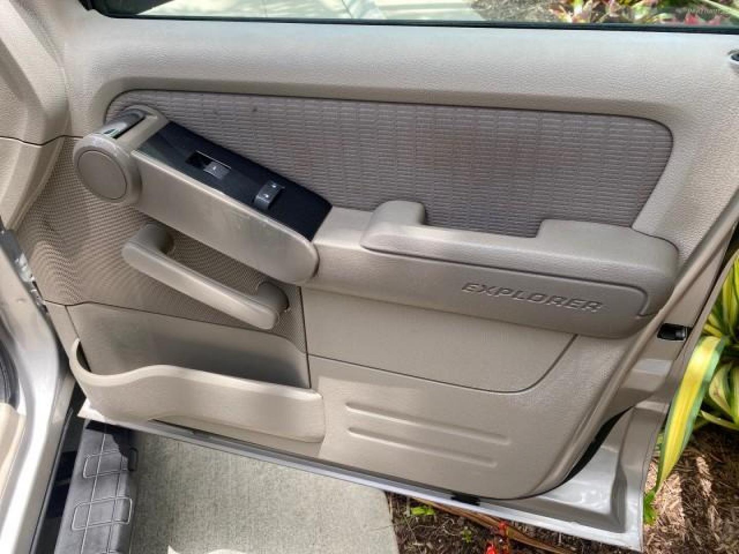 2007 Mineral Grey Metallic /Camel Ford Explorer Sport Trac XLT LOW MILES 80,420 (1FMEU31K37U) with an 4.0L SOHC 12-Valve V6 Engine engine, Automatic transmission, located at 4701 North Dixie Hwy, Pompano Beach, FL, 33064, (954) 422-2889, 26.240938, -80.123474 - OUR WEBPAGE FLORIDACARS1.COM HAS OVER 100 PHOTOS AND FREE CARFAX LINK 2007 FORD EXPLORER SPORT TRAC XLT TIRES LOOK GREAT! VIN: 1FMEU31K37UA56699 1 F M E U 3 1 K 3 7 U A 5 6 6 9 9 SPORT PICKUP 4.0L V6 F SOHC GASOLINE REAR WHEEL DRIVE Top Features Alloy Wheels Running Boards Bed Cover Tow Hitch Cloth - Photo#90