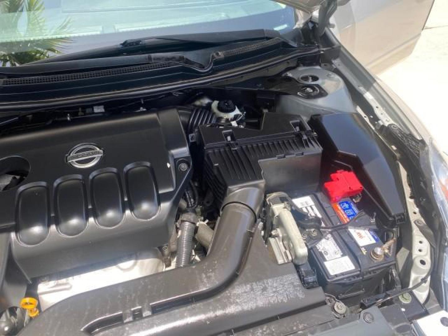 2008 Precision Grey Metallic /Charcoal Nissan Altima 2.5 S 1 OWNER LOW MILES 36,700 (1N4AL21E08N) with an 2.5L DOHC I4 Engine engine, Automatic transmission, located at 4701 North Dixie Hwy, Pompano Beach, FL, 33064, (954) 422-2889, 26.240938, -80.123474 - OUR WEBPAGE FLORIDACARS1.COM HAS OVER 100 PHOTOS AND FREE CARFAX LINK 2008 NISSAN ALTIMA 2.5 S VIN: 1N4AL21E08N545217 1 N 4 A L 2 1 E 0 8 N 5 4 5 2 1 7 SEDAN 4 DR 2.5L I4 F DOHC 16V GASOLINE FRONT WHEEL DRIVE Top Features Cloth Seats Basic Features ABS Brakes AM/FM Stereo Air Conditioning Automatic - Photo#25