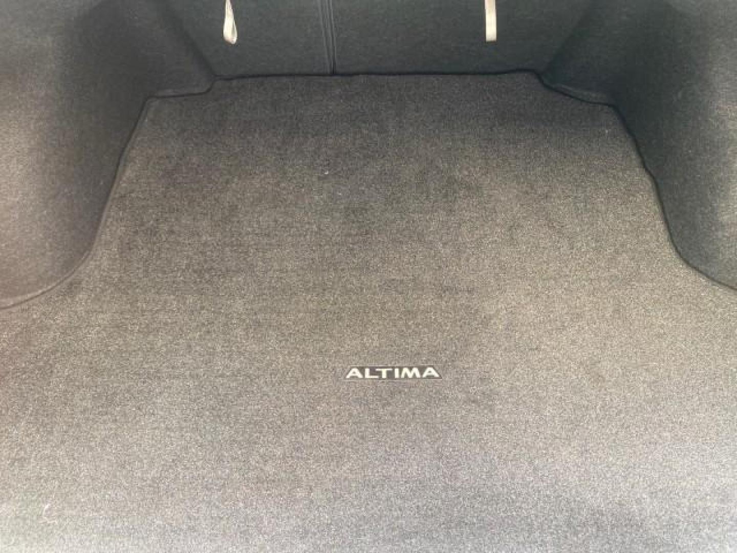 2008 Precision Grey Metallic /Charcoal Nissan Altima 2.5 S 1 OWNER LOW MILES 36,700 (1N4AL21E08N) with an 2.5L DOHC I4 Engine engine, Automatic transmission, located at 4701 North Dixie Hwy, Pompano Beach, FL, 33064, (954) 422-2889, 26.240938, -80.123474 - OUR WEBPAGE FLORIDACARS1.COM HAS OVER 100 PHOTOS AND FREE CARFAX LINK 2008 NISSAN ALTIMA 2.5 S VIN: 1N4AL21E08N545217 1 N 4 A L 2 1 E 0 8 N 5 4 5 2 1 7 SEDAN 4 DR 2.5L I4 F DOHC 16V GASOLINE FRONT WHEEL DRIVE Top Features Cloth Seats Basic Features ABS Brakes AM/FM Stereo Air Conditioning Automatic - Photo#76