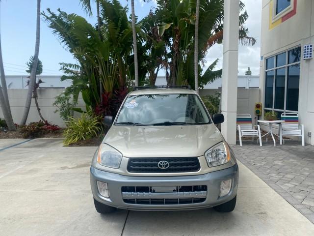 2002 Titanium /Gray Toyota RAV4 1 OWNER FL LOW MILES 83,089 (JTEGH20V020) with an 2.0L DOHC EFI 16-Valve 4-Cyl Engine engine, Automatic transmission, located at 4701 North Dixie Hwy, Pompano Beach, FL, 33064, (954) 422-2889, 26.240938, -80.123474 - OUR WEBPAGE FLORIDACARS1.COM HAS OVER 100 PHOTOS AND FREE CARFAX LINK 2002 TOYOTA RAV4 VIN: JTEGH20V020080431 J T E G H 2 0 V 0 2 0 0 8 0 4 3 1 4 DOOR WAGON/SPORT UTILITY 2.0L I4 F DOHC 16V GASOLINE FRONT WHEEL DRIVE Top Features Cloth Seats Basic Features AM/FM Stereo CD Audio Full Roof Rack Power - Photo#2