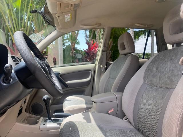 2002 Titanium /Gray Toyota RAV4 1 OWNER FL LOW MILES 83,089 (JTEGH20V020) with an 2.0L DOHC EFI 16-Valve 4-Cyl Engine engine, Automatic transmission, located at 4701 North Dixie Hwy, Pompano Beach, FL, 33064, (954) 422-2889, 26.240938, -80.123474 - OUR WEBPAGE FLORIDACARS1.COM HAS OVER 100 PHOTOS AND FREE CARFAX LINK 2002 TOYOTA RAV4 VIN: JTEGH20V020080431 J T E G H 2 0 V 0 2 0 0 8 0 4 3 1 4 DOOR WAGON/SPORT UTILITY 2.0L I4 F DOHC 16V GASOLINE FRONT WHEEL DRIVE Top Features Cloth Seats Basic Features AM/FM Stereo CD Audio Full Roof Rack Power - Photo#32
