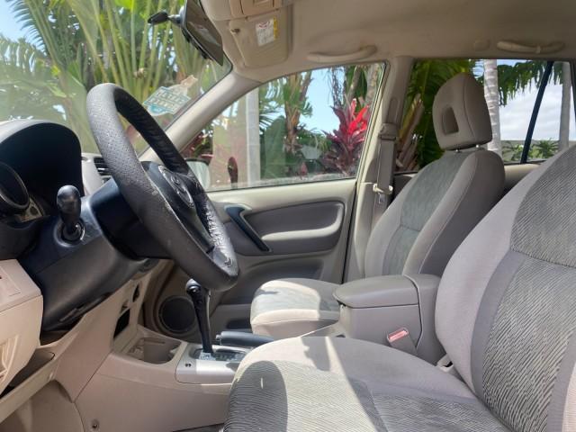2002 Titanium /Gray Toyota RAV4 1 OWNER FL LOW MILES 83,089 (JTEGH20V020) with an 2.0L DOHC EFI 16-Valve 4-Cyl Engine engine, Automatic transmission, located at 4701 North Dixie Hwy, Pompano Beach, FL, 33064, (954) 422-2889, 26.240938, -80.123474 - OUR WEBPAGE FLORIDACARS1.COM HAS OVER 100 PHOTOS AND FREE CARFAX LINK 2002 TOYOTA RAV4 VIN: JTEGH20V020080431 J T E G H 2 0 V 0 2 0 0 8 0 4 3 1 4 DOOR WAGON/SPORT UTILITY 2.0L I4 F DOHC 16V GASOLINE FRONT WHEEL DRIVE Top Features Cloth Seats Basic Features AM/FM Stereo CD Audio Full Roof Rack Power - Photo#33
