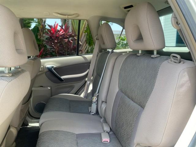 2002 Titanium /Gray Toyota RAV4 1 OWNER FL LOW MILES 83,089 (JTEGH20V020) with an 2.0L DOHC EFI 16-Valve 4-Cyl Engine engine, Automatic transmission, located at 4701 North Dixie Hwy, Pompano Beach, FL, 33064, (954) 422-2889, 26.240938, -80.123474 - OUR WEBPAGE FLORIDACARS1.COM HAS OVER 100 PHOTOS AND FREE CARFAX LINK 2002 TOYOTA RAV4 VIN: JTEGH20V020080431 J T E G H 2 0 V 0 2 0 0 8 0 4 3 1 4 DOOR WAGON/SPORT UTILITY 2.0L I4 F DOHC 16V GASOLINE FRONT WHEEL DRIVE Top Features Cloth Seats Basic Features AM/FM Stereo CD Audio Full Roof Rack Power - Photo#63