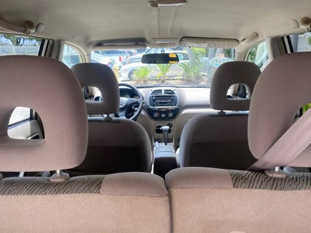 2002 Titanium /Gray Toyota RAV4 1 OWNER FL LOW MILES 83,089 (JTEGH20V020) with an 2.0L DOHC EFI 16-Valve 4-Cyl Engine engine, Automatic transmission, located at 4701 North Dixie Hwy, Pompano Beach, FL, 33064, (954) 422-2889, 26.240938, -80.123474 - OUR WEBPAGE FLORIDACARS1.COM HAS OVER 100 PHOTOS AND FREE CARFAX LINK 2002 TOYOTA RAV4 VIN: JTEGH20V020080431 J T E G H 2 0 V 0 2 0 0 8 0 4 3 1 4 DOOR WAGON/SPORT UTILITY 2.0L I4 F DOHC 16V GASOLINE FRONT WHEEL DRIVE Top Features Cloth Seats Basic Features AM/FM Stereo CD Audio Full Roof Rack Power - Photo#80