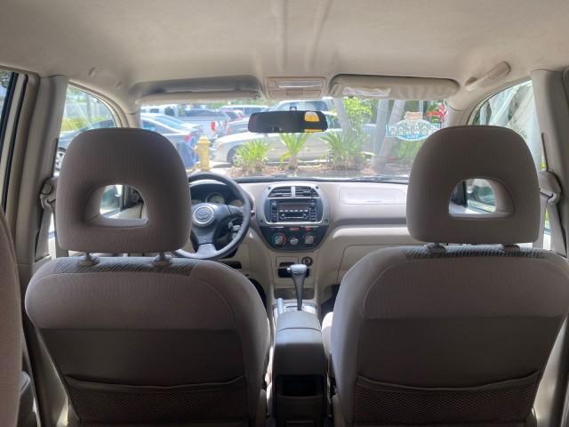 2002 Titanium /Gray Toyota RAV4 1 OWNER FL LOW MILES 83,089 (JTEGH20V020) with an 2.0L DOHC EFI 16-Valve 4-Cyl Engine engine, Automatic transmission, located at 4701 North Dixie Hwy, Pompano Beach, FL, 33064, (954) 422-2889, 26.240938, -80.123474 - OUR WEBPAGE FLORIDACARS1.COM HAS OVER 100 PHOTOS AND FREE CARFAX LINK 2002 TOYOTA RAV4 VIN: JTEGH20V020080431 J T E G H 2 0 V 0 2 0 0 8 0 4 3 1 4 DOOR WAGON/SPORT UTILITY 2.0L I4 F DOHC 16V GASOLINE FRONT WHEEL DRIVE Top Features Cloth Seats Basic Features AM/FM Stereo CD Audio Full Roof Rack Power - Photo#81