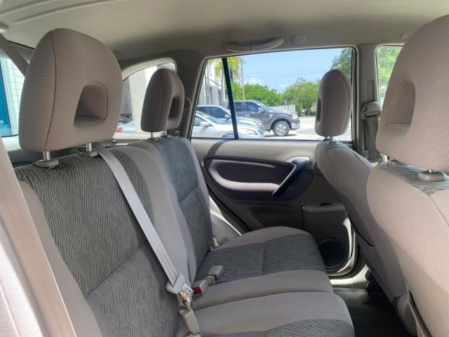 2002 Titanium /Gray Toyota RAV4 1 OWNER FL LOW MILES 83,089 (JTEGH20V020) with an 2.0L DOHC EFI 16-Valve 4-Cyl Engine engine, Automatic transmission, located at 4701 North Dixie Hwy, Pompano Beach, FL, 33064, (954) 422-2889, 26.240938, -80.123474 - OUR WEBPAGE FLORIDACARS1.COM HAS OVER 100 PHOTOS AND FREE CARFAX LINK 2002 TOYOTA RAV4 VIN: JTEGH20V020080431 J T E G H 2 0 V 0 2 0 0 8 0 4 3 1 4 DOOR WAGON/SPORT UTILITY 2.0L I4 F DOHC 16V GASOLINE FRONT WHEEL DRIVE Top Features Cloth Seats Basic Features AM/FM Stereo CD Audio Full Roof Rack Power - Photo#90