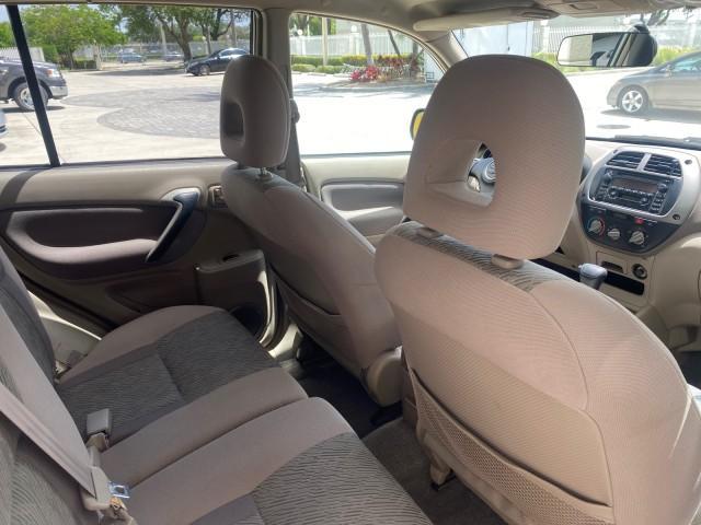 2002 Titanium /Gray Toyota RAV4 1 OWNER FL LOW MILES 83,089 (JTEGH20V020) with an 2.0L DOHC EFI 16-Valve 4-Cyl Engine engine, Automatic transmission, located at 4701 North Dixie Hwy, Pompano Beach, FL, 33064, (954) 422-2889, 26.240938, -80.123474 - OUR WEBPAGE FLORIDACARS1.COM HAS OVER 100 PHOTOS AND FREE CARFAX LINK 2002 TOYOTA RAV4 VIN: JTEGH20V020080431 J T E G H 2 0 V 0 2 0 0 8 0 4 3 1 4 DOOR WAGON/SPORT UTILITY 2.0L I4 F DOHC 16V GASOLINE FRONT WHEEL DRIVE Top Features Cloth Seats Basic Features AM/FM Stereo CD Audio Full Roof Rack Power - Photo#92