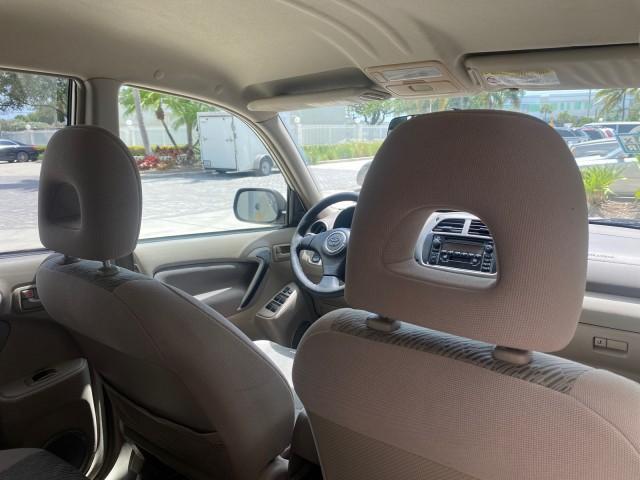 2002 Titanium /Gray Toyota RAV4 1 OWNER FL LOW MILES 83,089 (JTEGH20V020) with an 2.0L DOHC EFI 16-Valve 4-Cyl Engine engine, Automatic transmission, located at 4701 North Dixie Hwy, Pompano Beach, FL, 33064, (954) 422-2889, 26.240938, -80.123474 - OUR WEBPAGE FLORIDACARS1.COM HAS OVER 100 PHOTOS AND FREE CARFAX LINK 2002 TOYOTA RAV4 VIN: JTEGH20V020080431 J T E G H 2 0 V 0 2 0 0 8 0 4 3 1 4 DOOR WAGON/SPORT UTILITY 2.0L I4 F DOHC 16V GASOLINE FRONT WHEEL DRIVE Top Features Cloth Seats Basic Features AM/FM Stereo CD Audio Full Roof Rack Power - Photo#93