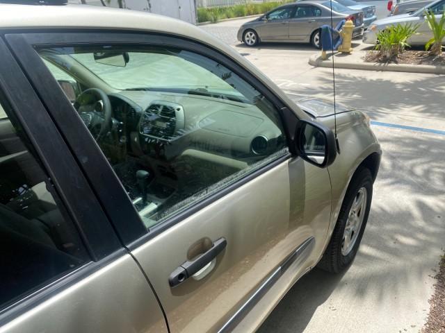 2002 Titanium /Gray Toyota RAV4 1 OWNER FL LOW MILES 83,089 (JTEGH20V020) with an 2.0L DOHC EFI 16-Valve 4-Cyl Engine engine, Automatic transmission, located at 4701 North Dixie Hwy, Pompano Beach, FL, 33064, (954) 422-2889, 26.240938, -80.123474 - OUR WEBPAGE FLORIDACARS1.COM HAS OVER 100 PHOTOS AND FREE CARFAX LINK 2002 TOYOTA RAV4 VIN: JTEGH20V020080431 J T E G H 2 0 V 0 2 0 0 8 0 4 3 1 4 DOOR WAGON/SPORT UTILITY 2.0L I4 F DOHC 16V GASOLINE FRONT WHEEL DRIVE Top Features Cloth Seats Basic Features AM/FM Stereo CD Audio Full Roof Rack Power - Photo#94