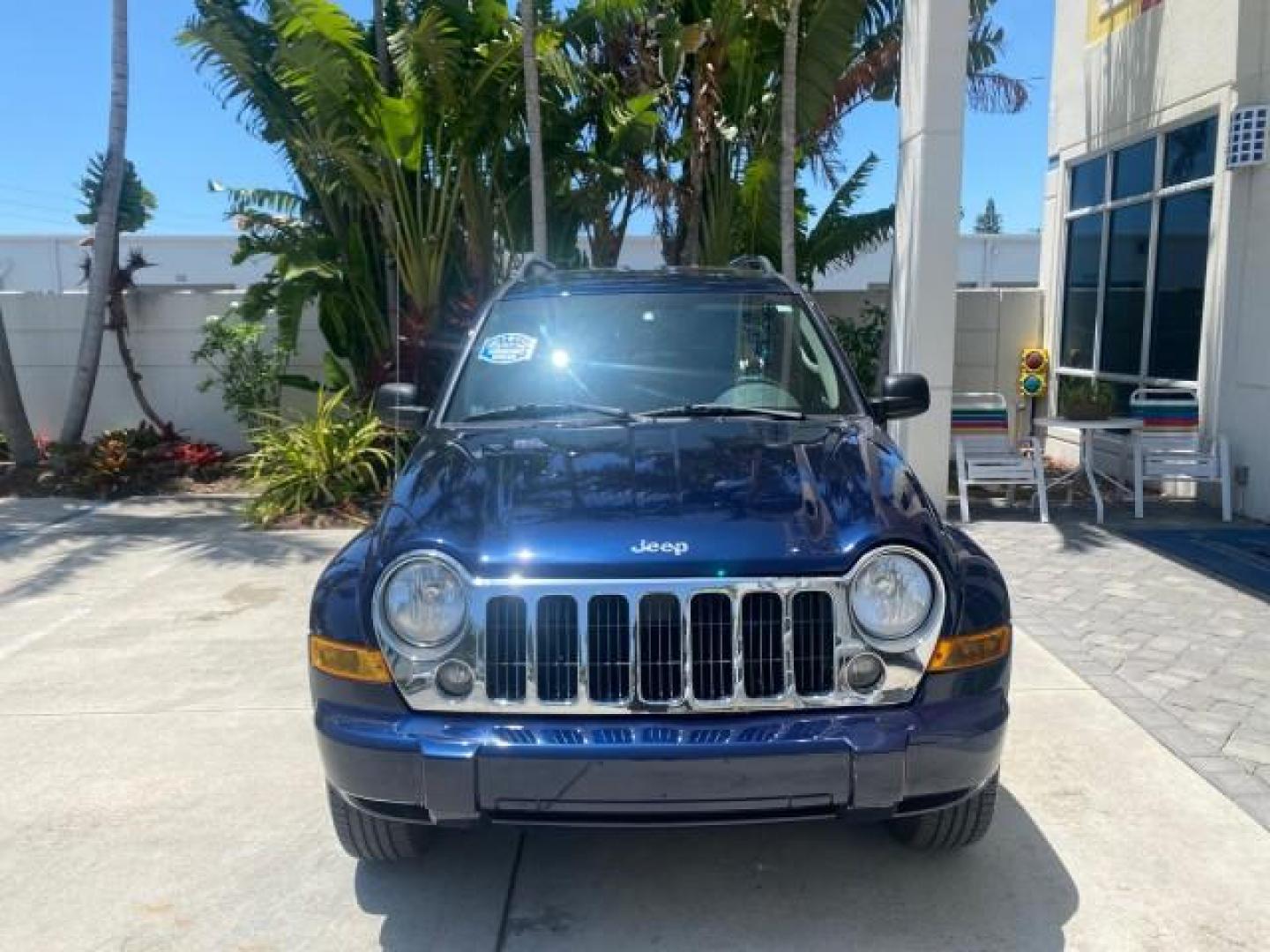 2006 Patriot Blue Pearl /Med Slate Gray Jeep Liberty 4WD Limited LOW MILES 75,404 (1J4GL58K16W) with an 3.7L V6 Engine engine, Automatic transmission, located at 4701 North Dixie Hwy, Pompano Beach, FL, 33064, (954) 422-2889, 26.240938, -80.123474 - OUR WEBPAGE FLORIDACARS1.COM HAS OVER 100 PHOTOS AND FREE CARFAX LINK 2006 JEEP LIBERTY LIMITED VIN: 1J4GL58K16W148375 1 J 4 G L 5 8 K 1 6 W 1 4 8 3 7 5 4 DOOR WAGON/SPORT UTILITY 3.7L V6 F GASOLINE REAR WHEEL DRIVE W/ 4X4 Top Features 4WD/AWD Sunroof(s) Alloy Wheels Tow Hitch Cloth Seats Basic Feat - Photo#1