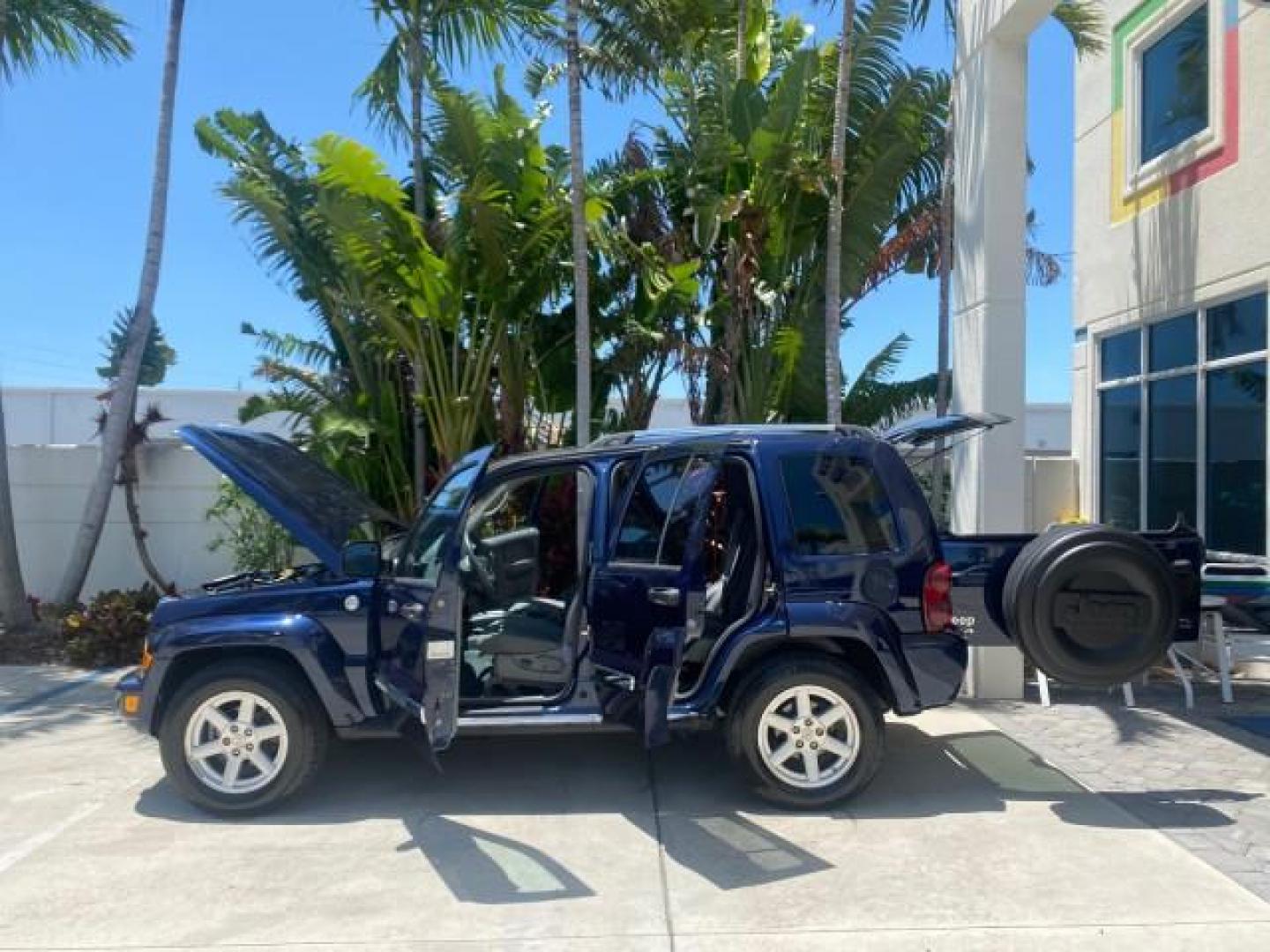 2006 Patriot Blue Pearl /Med Slate Gray Jeep Liberty 4WD Limited LOW MILES 75,404 (1J4GL58K16W) with an 3.7L V6 Engine engine, Automatic transmission, located at 4701 North Dixie Hwy, Pompano Beach, FL, 33064, (954) 422-2889, 26.240938, -80.123474 - OUR WEBPAGE FLORIDACARS1.COM HAS OVER 100 PHOTOS AND FREE CARFAX LINK 2006 JEEP LIBERTY LIMITED VIN: 1J4GL58K16W148375 1 J 4 G L 5 8 K 1 6 W 1 4 8 3 7 5 4 DOOR WAGON/SPORT UTILITY 3.7L V6 F GASOLINE REAR WHEEL DRIVE W/ 4X4 Top Features 4WD/AWD Sunroof(s) Alloy Wheels Tow Hitch Cloth Seats Basic Feat - Photo#8