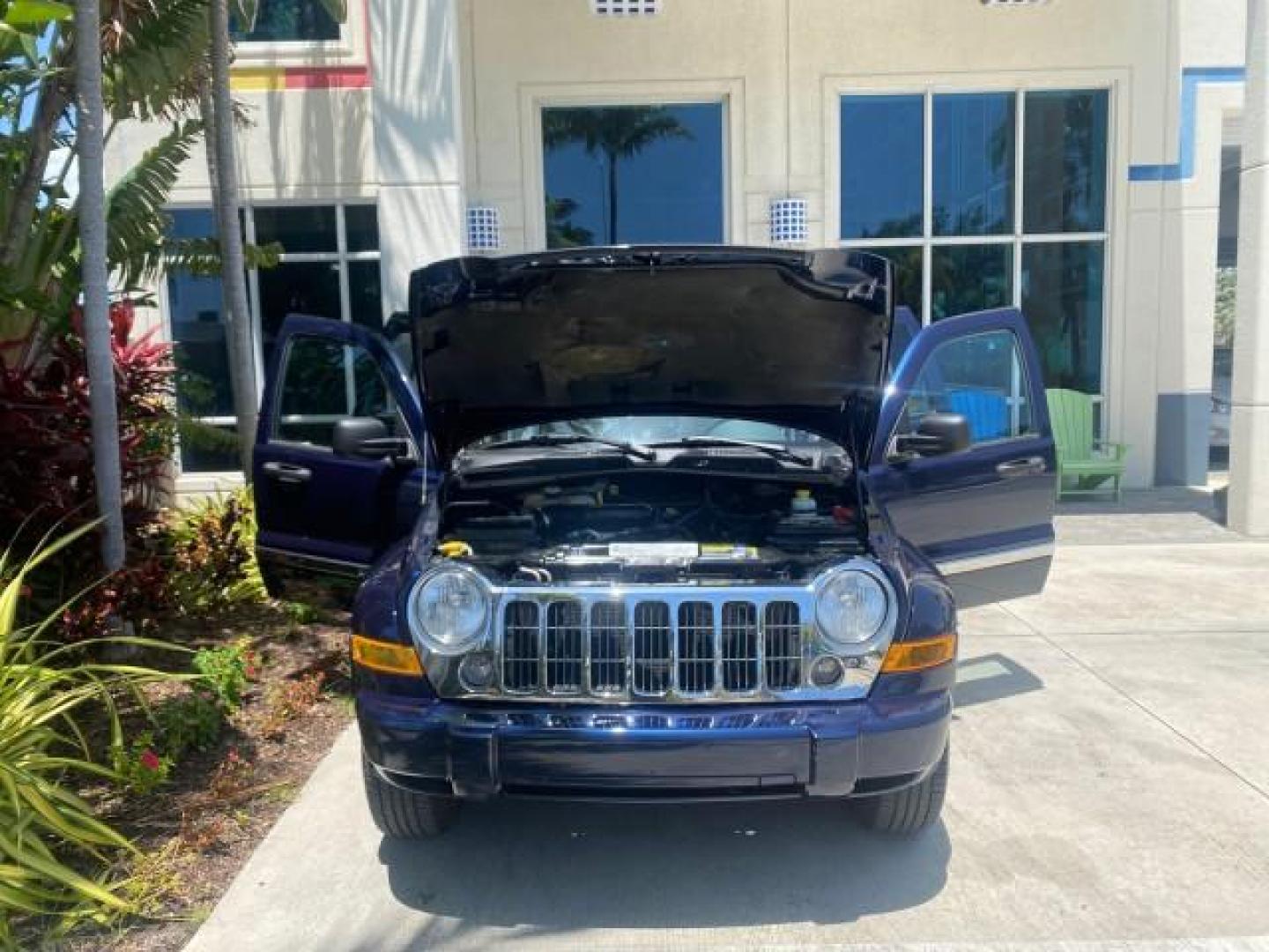 2006 Patriot Blue Pearl /Med Slate Gray Jeep Liberty 4WD Limited LOW MILES 75,404 (1J4GL58K16W) with an 3.7L V6 Engine engine, Automatic transmission, located at 4701 North Dixie Hwy, Pompano Beach, FL, 33064, (954) 422-2889, 26.240938, -80.123474 - OUR WEBPAGE FLORIDACARS1.COM HAS OVER 100 PHOTOS AND FREE CARFAX LINK 2006 JEEP LIBERTY LIMITED VIN: 1J4GL58K16W148375 1 J 4 G L 5 8 K 1 6 W 1 4 8 3 7 5 4 DOOR WAGON/SPORT UTILITY 3.7L V6 F GASOLINE REAR WHEEL DRIVE W/ 4X4 Top Features 4WD/AWD Sunroof(s) Alloy Wheels Tow Hitch Cloth Seats Basic Feat - Photo#16