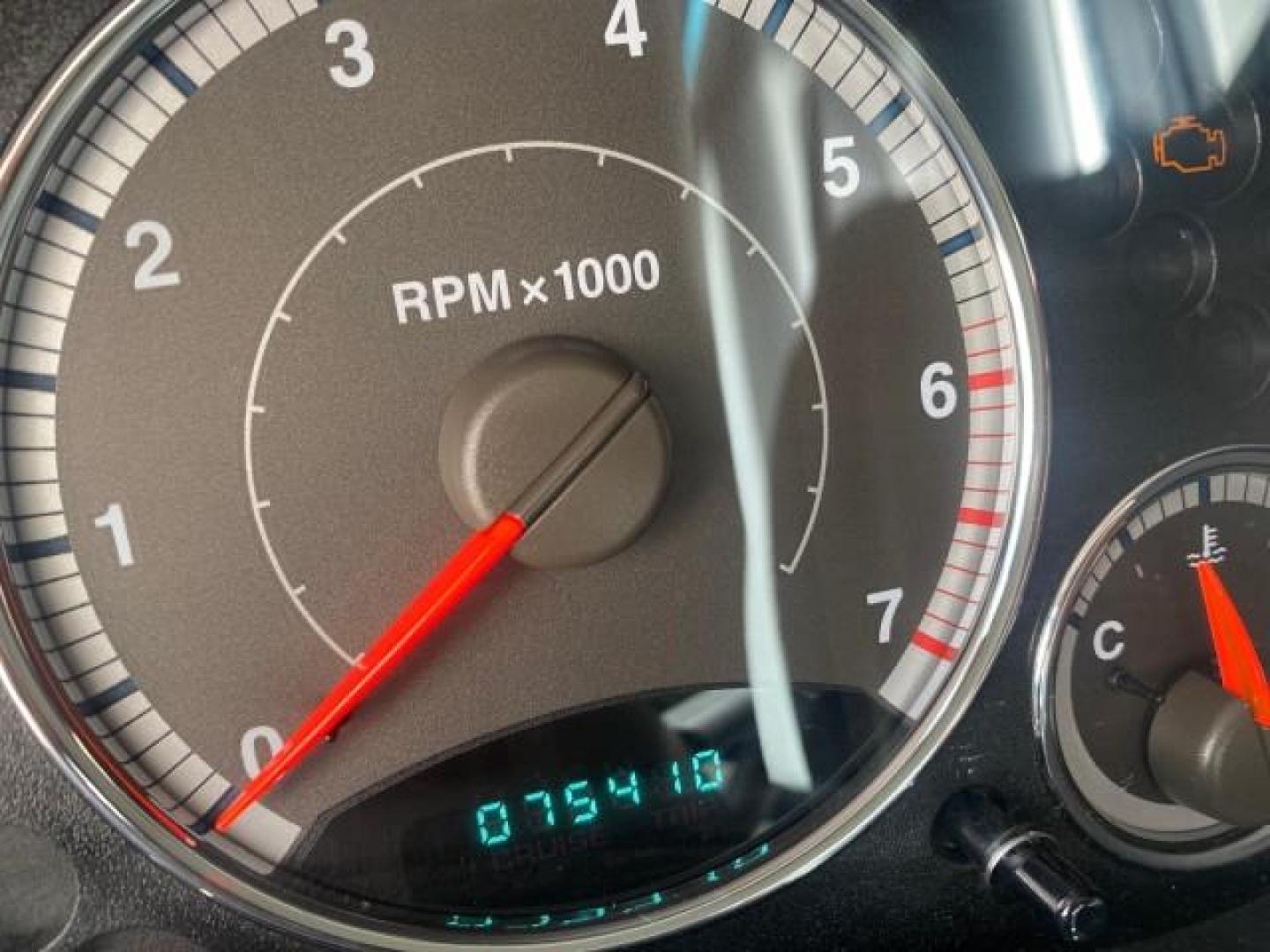2006 Patriot Blue Pearl /Med Slate Gray Jeep Liberty 4WD Limited LOW MILES 75,404 (1J4GL58K16W) with an 3.7L V6 Engine engine, Automatic transmission, located at 4701 North Dixie Hwy, Pompano Beach, FL, 33064, (954) 422-2889, 26.240938, -80.123474 - OUR WEBPAGE FLORIDACARS1.COM HAS OVER 100 PHOTOS AND FREE CARFAX LINK 2006 JEEP LIBERTY LIMITED VIN: 1J4GL58K16W148375 1 J 4 G L 5 8 K 1 6 W 1 4 8 3 7 5 4 DOOR WAGON/SPORT UTILITY 3.7L V6 F GASOLINE REAR WHEEL DRIVE W/ 4X4 Top Features 4WD/AWD Sunroof(s) Alloy Wheels Tow Hitch Cloth Seats Basic Feat - Photo#18