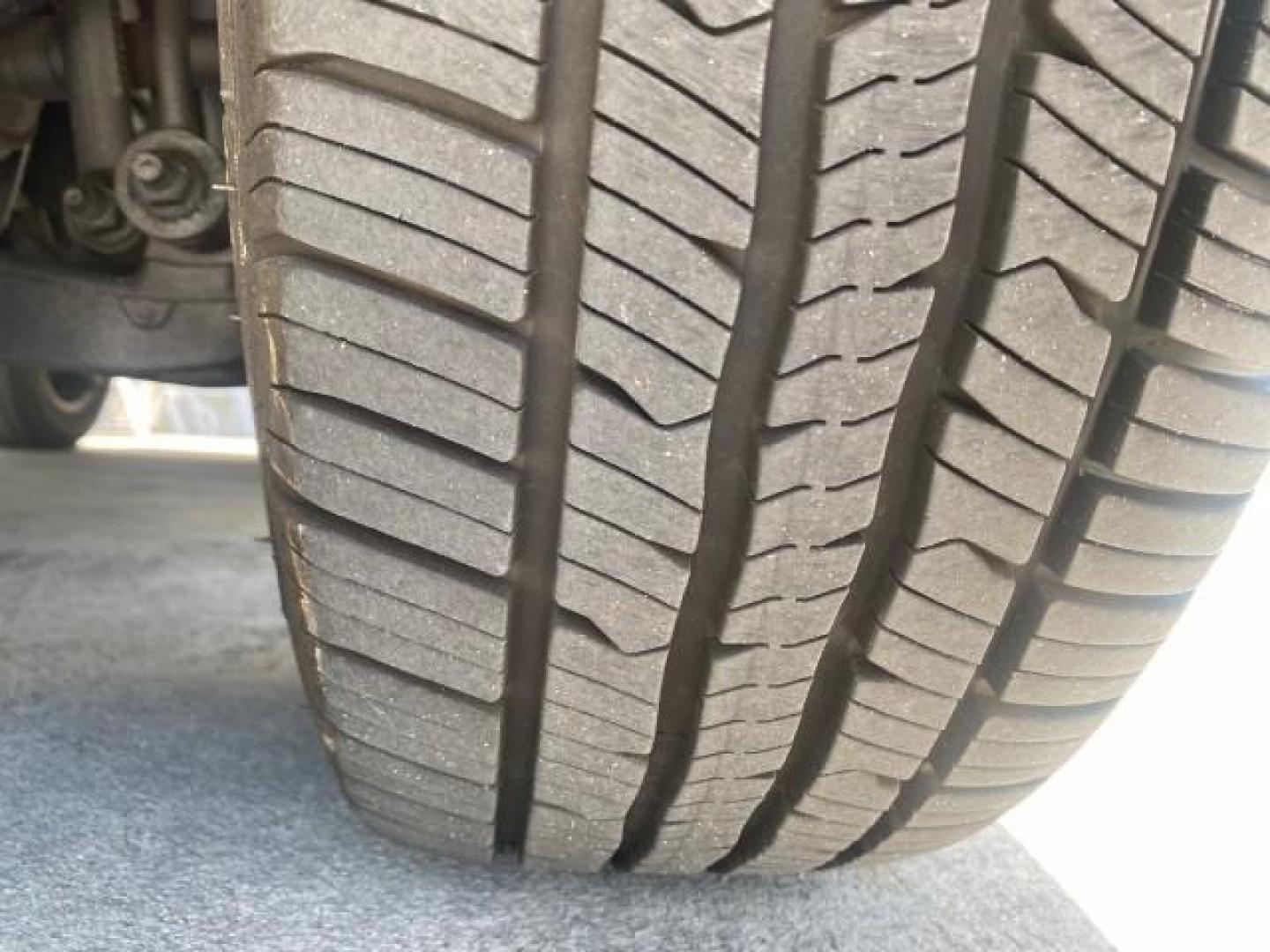 2006 Patriot Blue Pearl /Med Slate Gray Jeep Liberty 4WD Limited LOW MILES 75,404 (1J4GL58K16W) with an 3.7L V6 Engine engine, Automatic transmission, located at 4701 North Dixie Hwy, Pompano Beach, FL, 33064, (954) 422-2889, 26.240938, -80.123474 - OUR WEBPAGE FLORIDACARS1.COM HAS OVER 100 PHOTOS AND FREE CARFAX LINK 2006 JEEP LIBERTY LIMITED VIN: 1J4GL58K16W148375 1 J 4 G L 5 8 K 1 6 W 1 4 8 3 7 5 4 DOOR WAGON/SPORT UTILITY 3.7L V6 F GASOLINE REAR WHEEL DRIVE W/ 4X4 Top Features 4WD/AWD Sunroof(s) Alloy Wheels Tow Hitch Cloth Seats Basic Feat - Photo#20