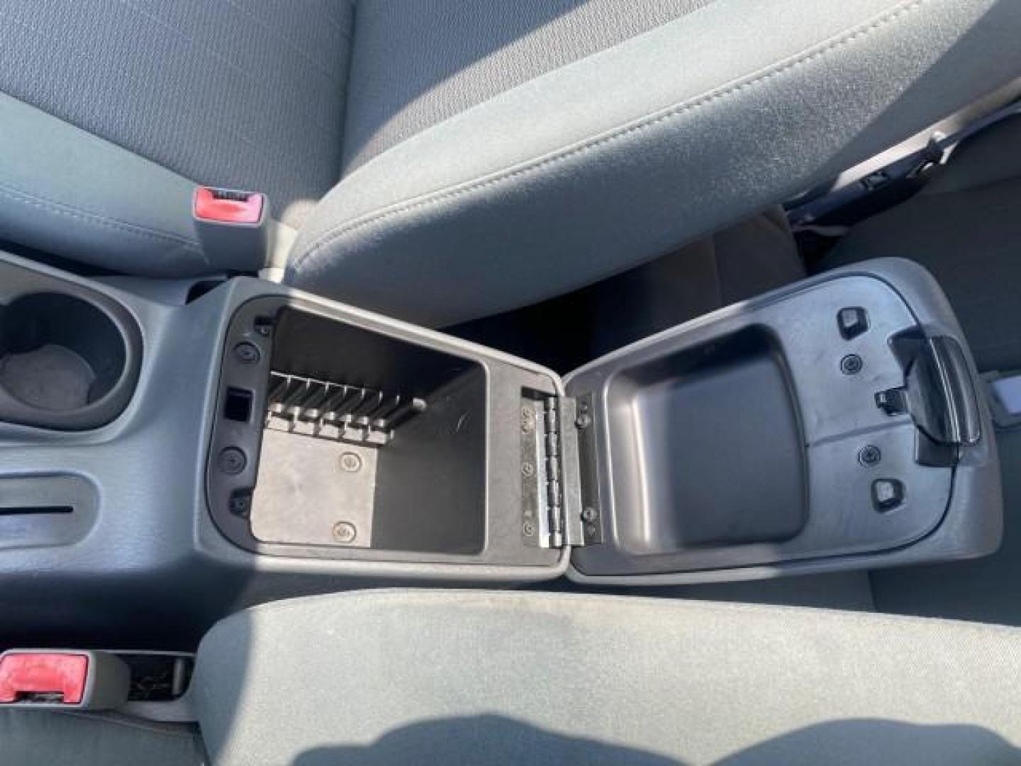 2006 Patriot Blue Pearl /Med Slate Gray Jeep Liberty 4WD Limited LOW MILES 75,404 (1J4GL58K16W) with an 3.7L V6 Engine engine, Automatic transmission, located at 4701 North Dixie Hwy, Pompano Beach, FL, 33064, (954) 422-2889, 26.240938, -80.123474 - OUR WEBPAGE FLORIDACARS1.COM HAS OVER 100 PHOTOS AND FREE CARFAX LINK 2006 JEEP LIBERTY LIMITED VIN: 1J4GL58K16W148375 1 J 4 G L 5 8 K 1 6 W 1 4 8 3 7 5 4 DOOR WAGON/SPORT UTILITY 3.7L V6 F GASOLINE REAR WHEEL DRIVE W/ 4X4 Top Features 4WD/AWD Sunroof(s) Alloy Wheels Tow Hitch Cloth Seats Basic Feat - Photo#53
