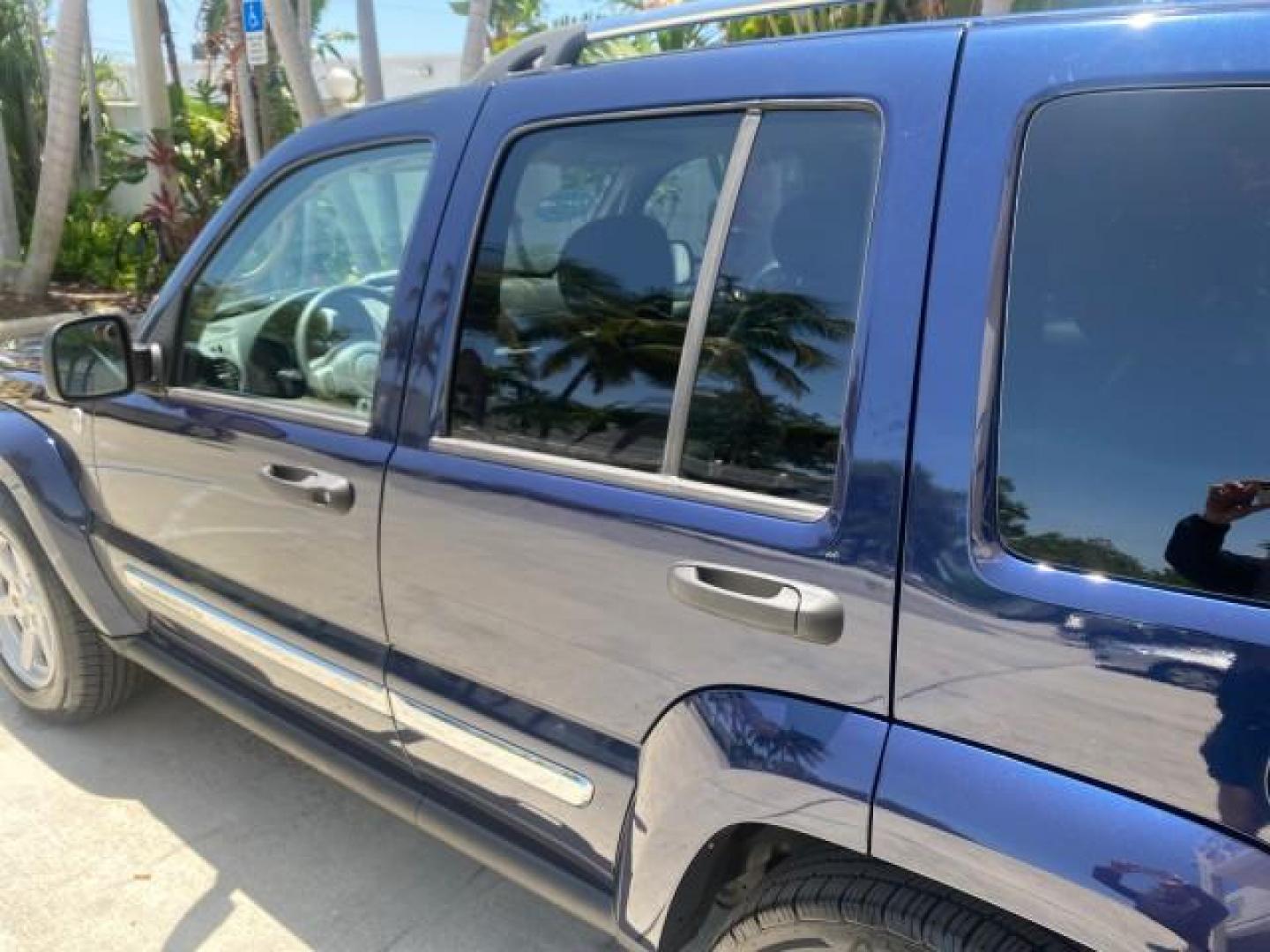 2006 Patriot Blue Pearl /Med Slate Gray Jeep Liberty 4WD Limited LOW MILES 75,404 (1J4GL58K16W) with an 3.7L V6 Engine engine, Automatic transmission, located at 4701 North Dixie Hwy, Pompano Beach, FL, 33064, (954) 422-2889, 26.240938, -80.123474 - OUR WEBPAGE FLORIDACARS1.COM HAS OVER 100 PHOTOS AND FREE CARFAX LINK 2006 JEEP LIBERTY LIMITED VIN: 1J4GL58K16W148375 1 J 4 G L 5 8 K 1 6 W 1 4 8 3 7 5 4 DOOR WAGON/SPORT UTILITY 3.7L V6 F GASOLINE REAR WHEEL DRIVE W/ 4X4 Top Features 4WD/AWD Sunroof(s) Alloy Wheels Tow Hitch Cloth Seats Basic Feat - Photo#67