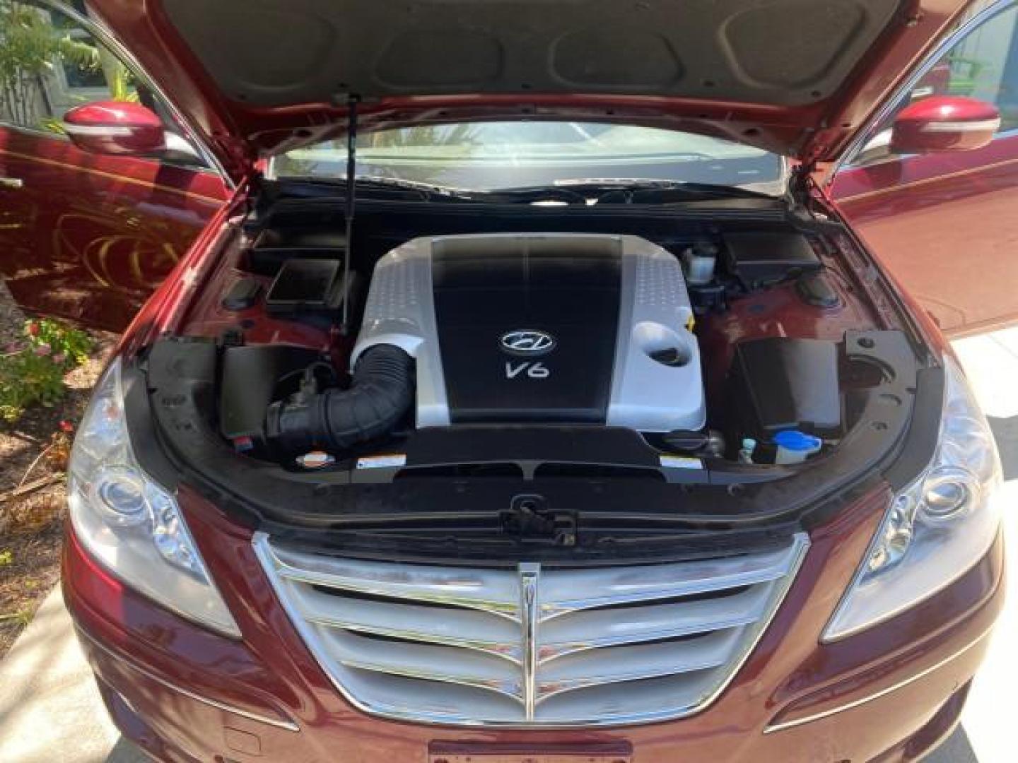 2010 Cabernet Red Pearl /Cashmere Hyundai Genesis 1 OWNER LOW MILES 38,780 (KMHGC4DE5AU) with an 3.8L DOHC V6 Engine engine, Automatic transmission, located at 4701 North Dixie Hwy, Pompano Beach, FL, 33064, (954) 422-2889, 26.240938, -80.123474 - OUR WEBPAGE FLORIDACARS1.COM HAS OVER 100 PHOTOS AND FREE CARFAX LINK 2010 HYUNDAI GENESIS 3.8L V6 $ 41,050 NEW VIN: KMHGC4DE5AU073633 K M H G C 4 D E 5 A U 0 7 3 6 3 3 SEDAN 4 DR 3.8L V6 F DOHC 24V GASOLINE REAR WHEEL DRIVE Top Features A/C Seat(s) Navigation System Alloy Wheels Parking Sensors Aut - Photo#17