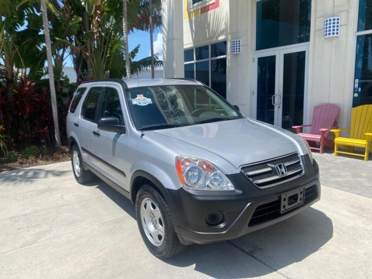 2005 Satin Silver Metallic /Black Honda CR-V AWD LX 1 OWNER LOW MILES 42,114 (SHSRD78595U) with an 2.4L DOHC MPFI 16-Valve i-VTEC I4 Engine engine, Automatic transmission, located at 4701 North Dixie Hwy, Pompano Beach, FL, 33064, (954) 422-2889, 26.240938, -80.123474 - OUR WEBPAGE FLORIDACARS1.COM HAS OVER 100 PHOTOS AND FREE CARFAX LINK 2005 HONDA CR-V LX VIN: SHSRD78595U324036 S H S R D 7 8 5 9 5 U 3 2 4 0 3 6 4 DOOR WAGON/SPORT UTILITY 2.4L I4 F DOHC GASOLINE ALL WHEEL DRIVE Top Features 4WD/AWD Cloth Seats Tow Hitch Basic Features ABS Brakes AM/FM Stereo Air C - Photo#1