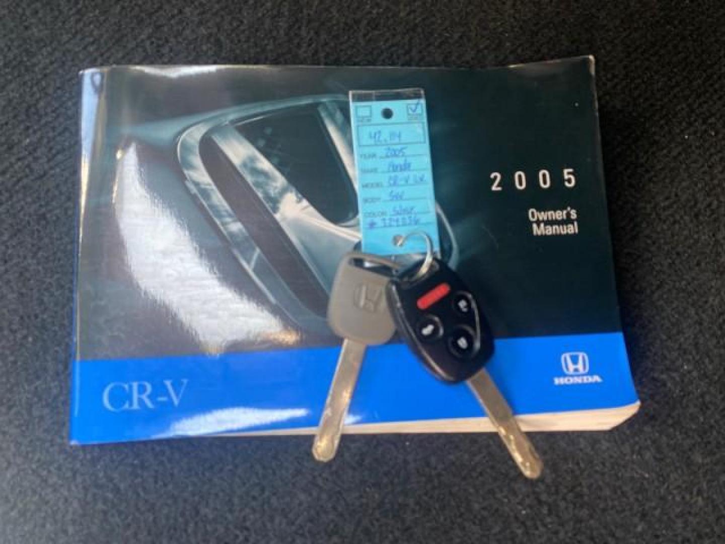 2005 Satin Silver Metallic /Black Honda CR-V AWD LX 1 OWNER LOW MILES 42,114 (SHSRD78595U) with an 2.4L DOHC MPFI 16-Valve i-VTEC I4 Engine engine, Automatic transmission, located at 4701 North Dixie Hwy, Pompano Beach, FL, 33064, (954) 422-2889, 26.240938, -80.123474 - OUR WEBPAGE FLORIDACARS1.COM HAS OVER 100 PHOTOS AND FREE CARFAX LINK 2005 HONDA CR-V LX VIN: SHSRD78595U324036 S H S R D 7 8 5 9 5 U 3 2 4 0 3 6 4 DOOR WAGON/SPORT UTILITY 2.4L I4 F DOHC GASOLINE ALL WHEEL DRIVE Top Features 4WD/AWD Cloth Seats Tow Hitch Basic Features ABS Brakes AM/FM Stereo Air C - Photo#23