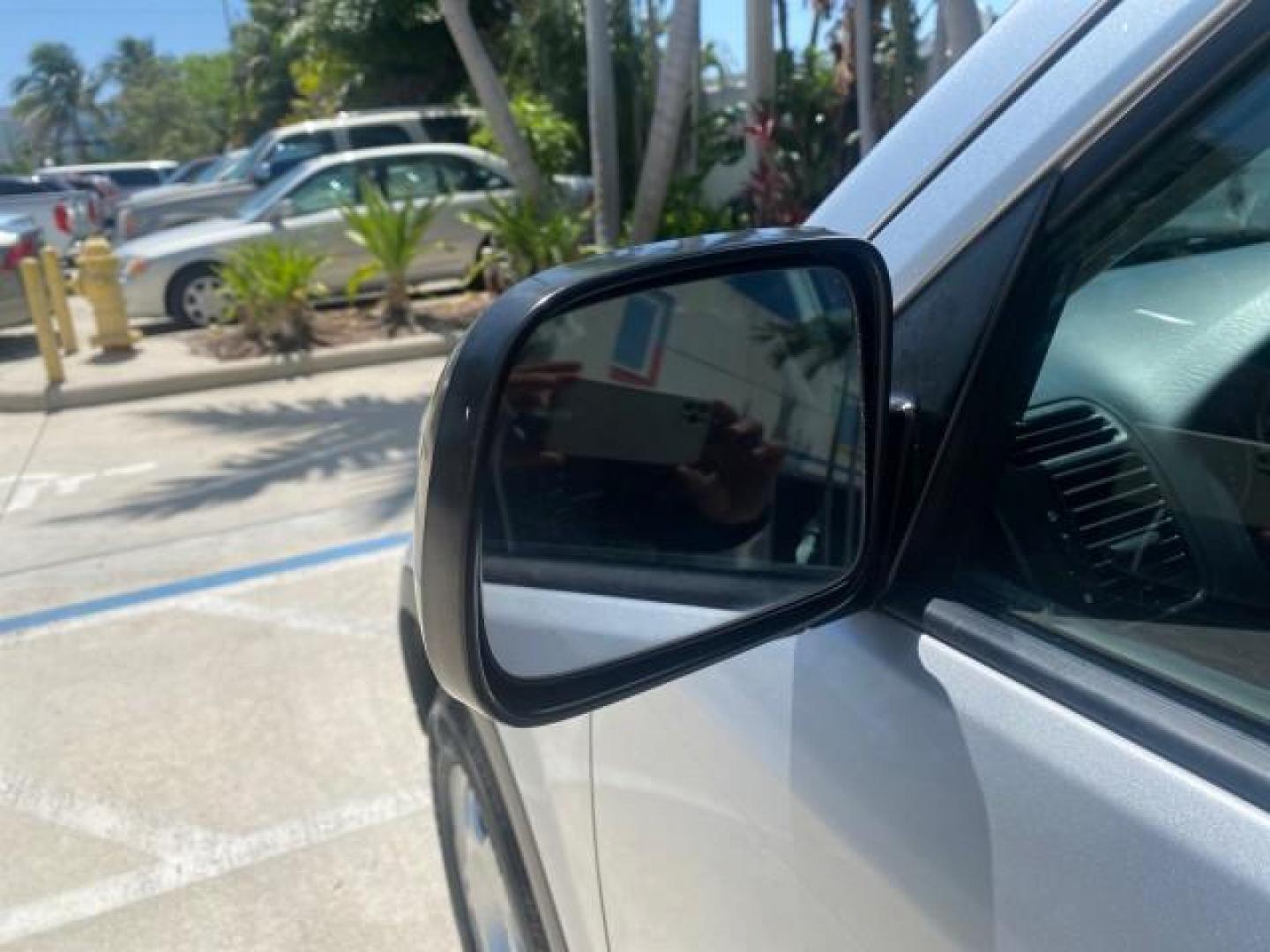 2005 Satin Silver Metallic /Black Honda CR-V AWD LX 1 OWNER LOW MILES 42,114 (SHSRD78595U) with an 2.4L DOHC MPFI 16-Valve i-VTEC I4 Engine engine, Automatic transmission, located at 4701 North Dixie Hwy, Pompano Beach, FL, 33064, (954) 422-2889, 26.240938, -80.123474 - OUR WEBPAGE FLORIDACARS1.COM HAS OVER 100 PHOTOS AND FREE CARFAX LINK 2005 HONDA CR-V LX VIN: SHSRD78595U324036 S H S R D 7 8 5 9 5 U 3 2 4 0 3 6 4 DOOR WAGON/SPORT UTILITY 2.4L I4 F DOHC GASOLINE ALL WHEEL DRIVE Top Features 4WD/AWD Cloth Seats Tow Hitch Basic Features ABS Brakes AM/FM Stereo Air C - Photo#29