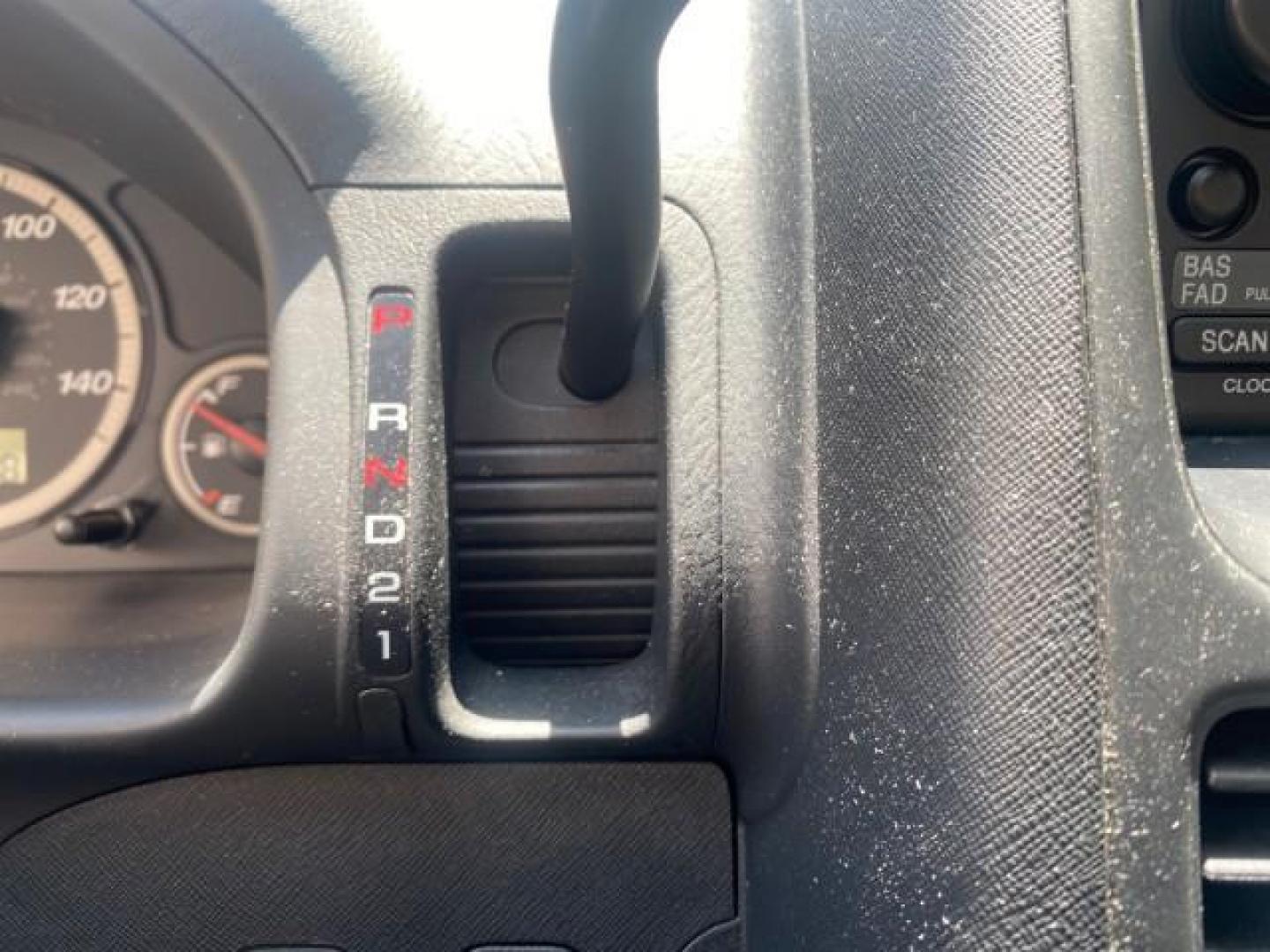 2005 Satin Silver Metallic /Black Honda CR-V AWD LX 1 OWNER LOW MILES 42,114 (SHSRD78595U) with an 2.4L DOHC MPFI 16-Valve i-VTEC I4 Engine engine, Automatic transmission, located at 4701 North Dixie Hwy, Pompano Beach, FL, 33064, (954) 422-2889, 26.240938, -80.123474 - OUR WEBPAGE FLORIDACARS1.COM HAS OVER 100 PHOTOS AND FREE CARFAX LINK 2005 HONDA CR-V LX VIN: SHSRD78595U324036 S H S R D 7 8 5 9 5 U 3 2 4 0 3 6 4 DOOR WAGON/SPORT UTILITY 2.4L I4 F DOHC GASOLINE ALL WHEEL DRIVE Top Features 4WD/AWD Cloth Seats Tow Hitch Basic Features ABS Brakes AM/FM Stereo Air C - Photo#43