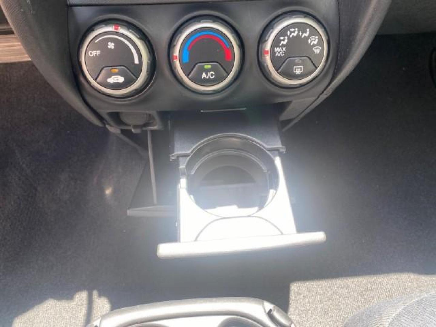 2005 Satin Silver Metallic /Black Honda CR-V AWD LX 1 OWNER LOW MILES 42,114 (SHSRD78595U) with an 2.4L DOHC MPFI 16-Valve i-VTEC I4 Engine engine, Automatic transmission, located at 4701 North Dixie Hwy, Pompano Beach, FL, 33064, (954) 422-2889, 26.240938, -80.123474 - OUR WEBPAGE FLORIDACARS1.COM HAS OVER 100 PHOTOS AND FREE CARFAX LINK 2005 HONDA CR-V LX VIN: SHSRD78595U324036 S H S R D 7 8 5 9 5 U 3 2 4 0 3 6 4 DOOR WAGON/SPORT UTILITY 2.4L I4 F DOHC GASOLINE ALL WHEEL DRIVE Top Features 4WD/AWD Cloth Seats Tow Hitch Basic Features ABS Brakes AM/FM Stereo Air C - Photo#57