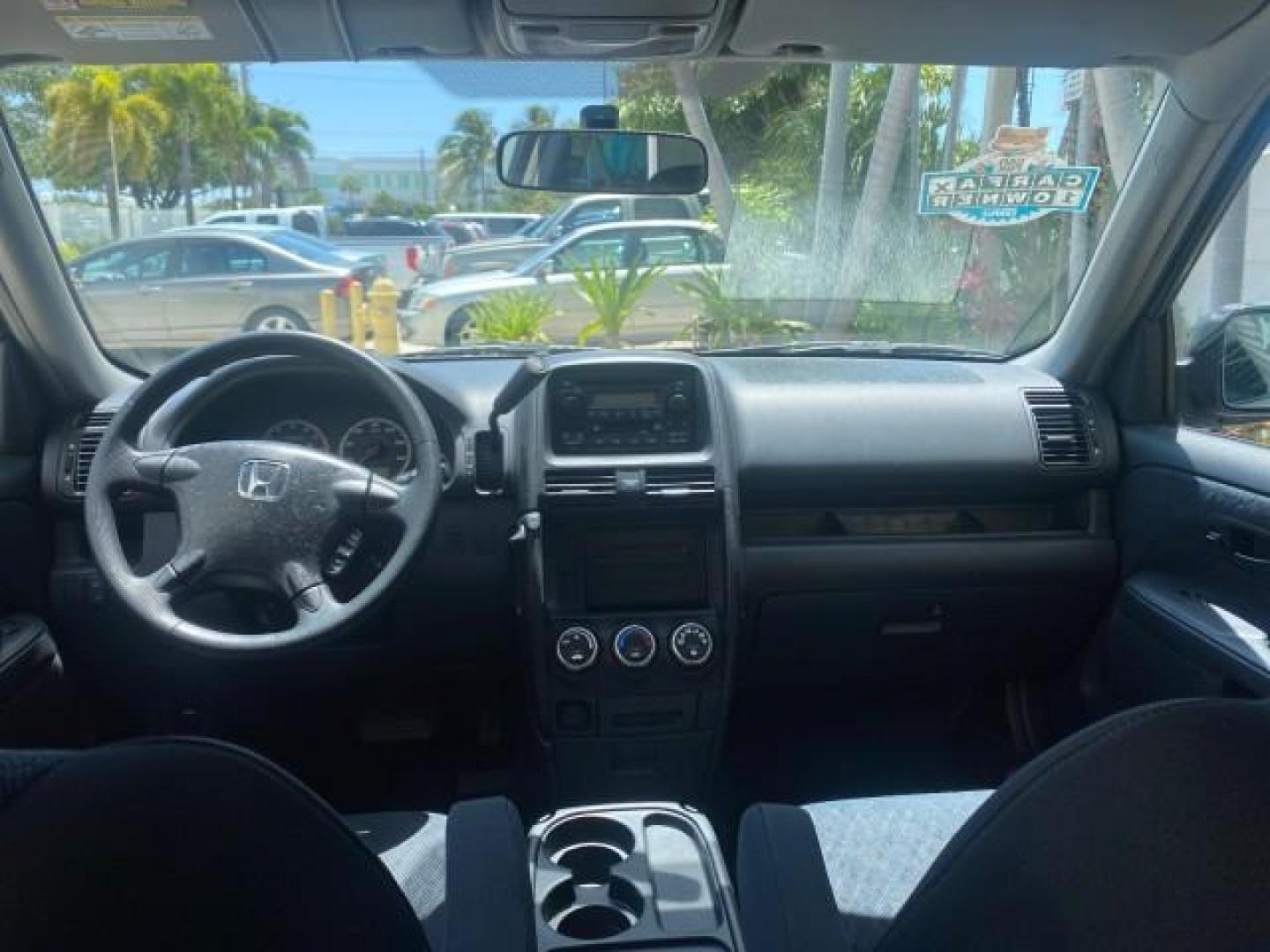 2005 Satin Silver Metallic /Black Honda CR-V AWD LX 1 OWNER LOW MILES 42,114 (SHSRD78595U) with an 2.4L DOHC MPFI 16-Valve i-VTEC I4 Engine engine, Automatic transmission, located at 4701 North Dixie Hwy, Pompano Beach, FL, 33064, (954) 422-2889, 26.240938, -80.123474 - OUR WEBPAGE FLORIDACARS1.COM HAS OVER 100 PHOTOS AND FREE CARFAX LINK 2005 HONDA CR-V LX VIN: SHSRD78595U324036 S H S R D 7 8 5 9 5 U 3 2 4 0 3 6 4 DOOR WAGON/SPORT UTILITY 2.4L I4 F DOHC GASOLINE ALL WHEEL DRIVE Top Features 4WD/AWD Cloth Seats Tow Hitch Basic Features ABS Brakes AM/FM Stereo Air C - Photo#67