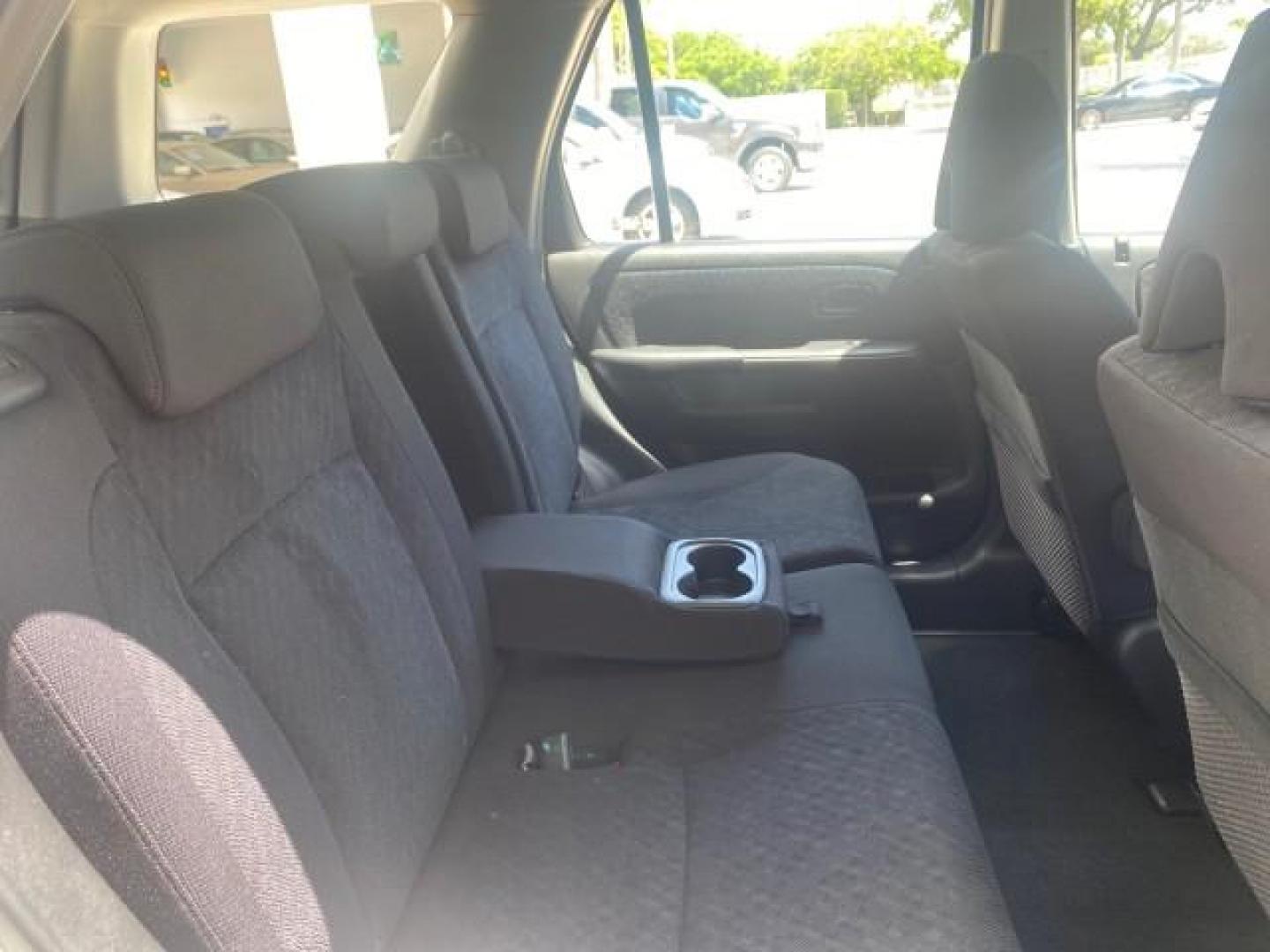 2005 Satin Silver Metallic /Black Honda CR-V AWD LX 1 OWNER LOW MILES 42,114 (SHSRD78595U) with an 2.4L DOHC MPFI 16-Valve i-VTEC I4 Engine engine, Automatic transmission, located at 4701 North Dixie Hwy, Pompano Beach, FL, 33064, (954) 422-2889, 26.240938, -80.123474 - OUR WEBPAGE FLORIDACARS1.COM HAS OVER 100 PHOTOS AND FREE CARFAX LINK 2005 HONDA CR-V LX VIN: SHSRD78595U324036 S H S R D 7 8 5 9 5 U 3 2 4 0 3 6 4 DOOR WAGON/SPORT UTILITY 2.4L I4 F DOHC GASOLINE ALL WHEEL DRIVE Top Features 4WD/AWD Cloth Seats Tow Hitch Basic Features ABS Brakes AM/FM Stereo Air C - Photo#91