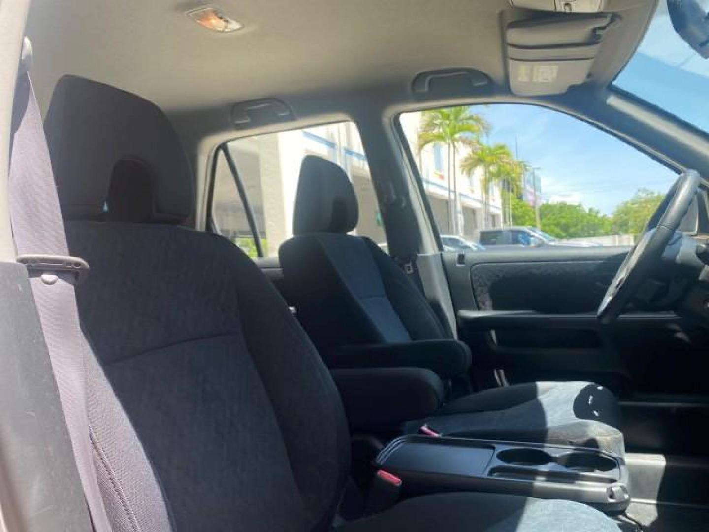 2005 Satin Silver Metallic /Black Honda CR-V AWD LX 1 OWNER LOW MILES 42,114 (SHSRD78595U) with an 2.4L DOHC MPFI 16-Valve i-VTEC I4 Engine engine, Automatic transmission, located at 4701 North Dixie Hwy, Pompano Beach, FL, 33064, (954) 422-2889, 26.240938, -80.123474 - OUR WEBPAGE FLORIDACARS1.COM HAS OVER 100 PHOTOS AND FREE CARFAX LINK 2005 HONDA CR-V LX VIN: SHSRD78595U324036 S H S R D 7 8 5 9 5 U 3 2 4 0 3 6 4 DOOR WAGON/SPORT UTILITY 2.4L I4 F DOHC GASOLINE ALL WHEEL DRIVE Top Features 4WD/AWD Cloth Seats Tow Hitch Basic Features ABS Brakes AM/FM Stereo Air C - Photo#99