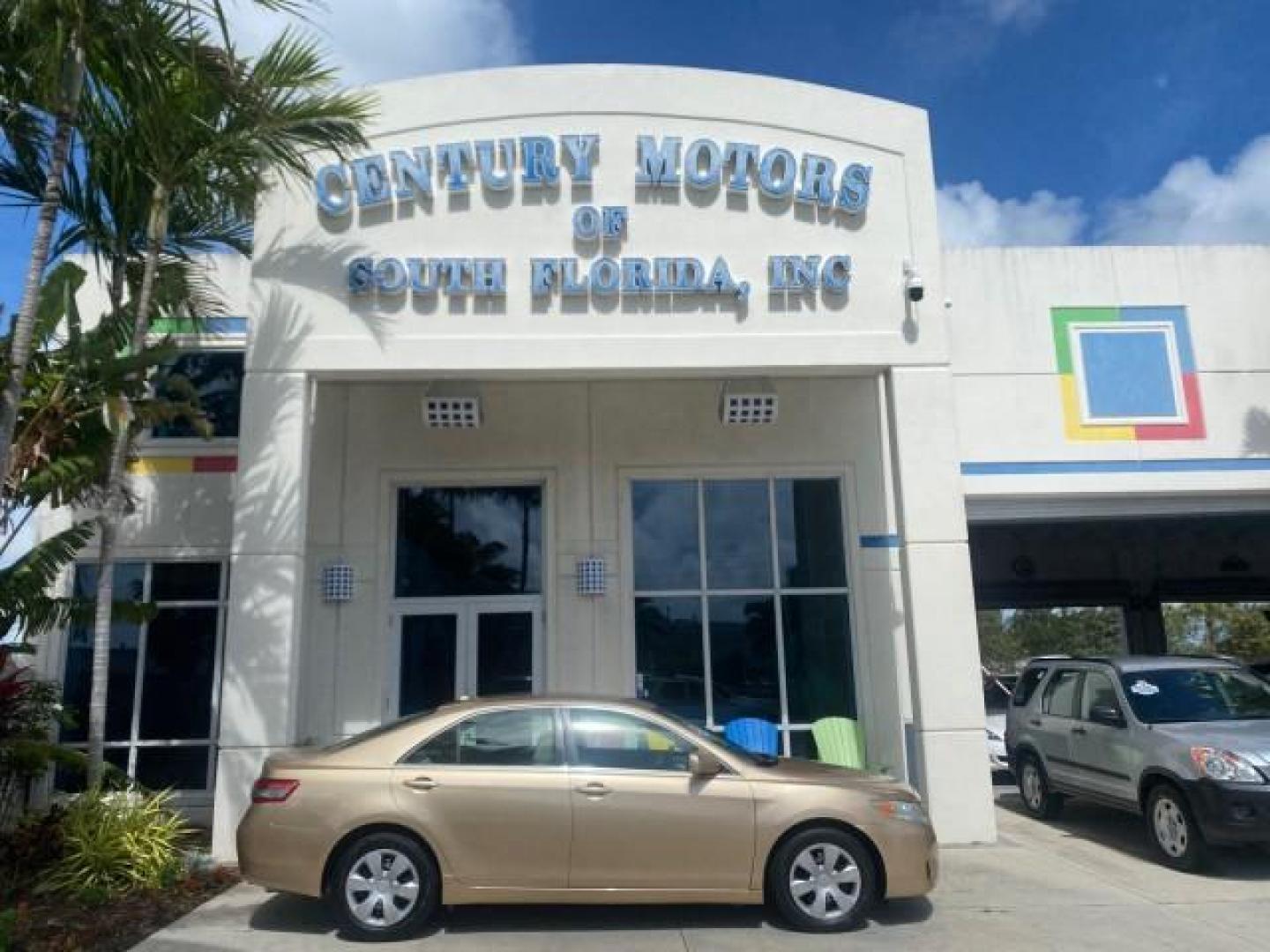 2010 Sandy Beach Metallic /Bisque Toyota Camry LE 1 OWNER LOW MILES 27,079 (4T1BF3EK1AU) with an 2.5L 4-Cyl Engine engine, Automatic transmission, located at 4701 North Dixie Hwy, Pompano Beach, FL, 33064, (954) 422-2889, 26.240938, -80.123474 - OUR WEBPAGE FLORIDACARS1.COM HAS OVER 100 PHOTOS AND FREE CARFAX LINK 2010 TOYOTA CAMRY LE WE WILL ADD NEW TIRES! VIN: 4T1BF3EK1AU533077 4 T 1 B F 3 E K 1 A U 5 3 3 0 7 7 SEDAN 4 DR 2.5L I4 F DOHC 16V 32 MPG GASOLINE FRONT WHEEL DRIVE Top Features Cloth Seats Basic Features ABS Brakes Auxiliary Audi - Photo#0