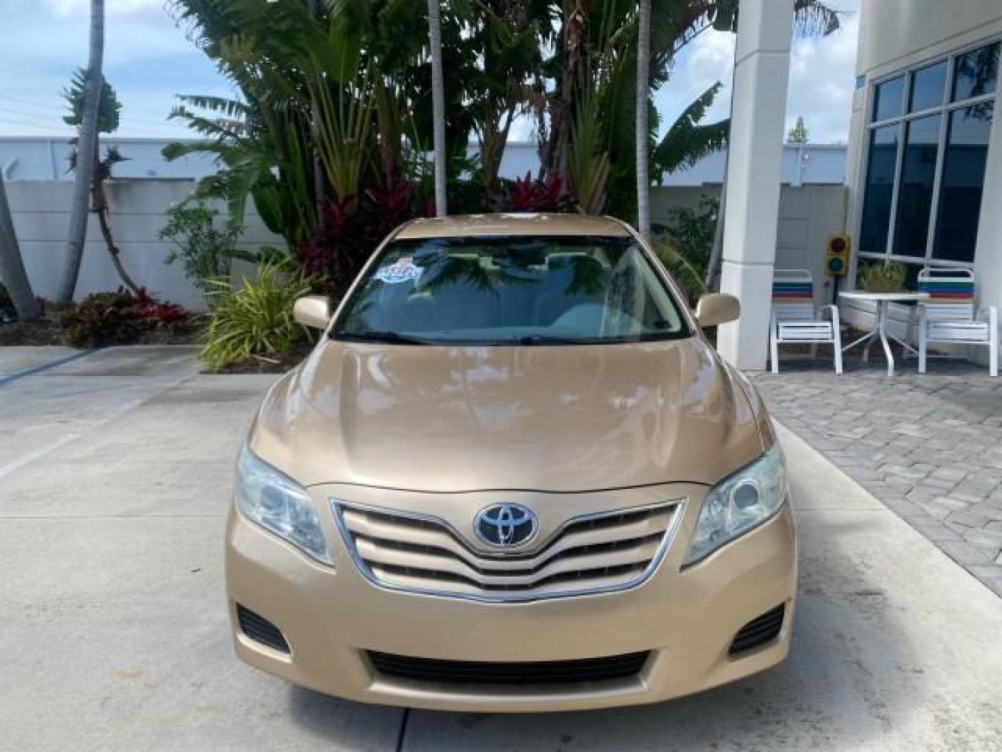 2010 Sandy Beach Metallic /Bisque Toyota Camry LE 1 OWNER LOW MILES 27,079 (4T1BF3EK1AU) with an 2.5L 4-Cyl Engine engine, Automatic transmission, located at 4701 North Dixie Hwy, Pompano Beach, FL, 33064, (954) 422-2889, 26.240938, -80.123474 - OUR WEBPAGE FLORIDACARS1.COM HAS OVER 100 PHOTOS AND FREE CARFAX LINK 2010 TOYOTA CAMRY LE WE WILL ADD NEW TIRES! VIN: 4T1BF3EK1AU533077 4 T 1 B F 3 E K 1 A U 5 3 3 0 7 7 SEDAN 4 DR 2.5L I4 F DOHC 16V 32 MPG GASOLINE FRONT WHEEL DRIVE Top Features Cloth Seats Basic Features ABS Brakes Auxiliary Audi - Photo#2