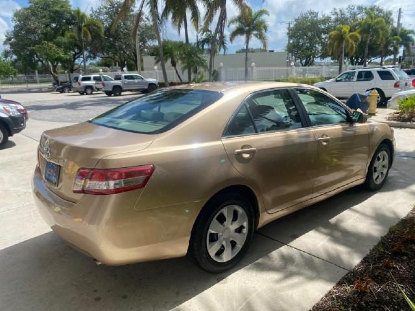 2010 Sandy Beach Metallic /Bisque Toyota Camry LE 1 OWNER LOW MILES 27,079 (4T1BF3EK1AU) with an 2.5L 4-Cyl Engine engine, Automatic transmission, located at 4701 North Dixie Hwy, Pompano Beach, FL, 33064, (954) 422-2889, 26.240938, -80.123474 - OUR WEBPAGE FLORIDACARS1.COM HAS OVER 100 PHOTOS AND FREE CARFAX LINK 2010 TOYOTA CAMRY LE WE WILL ADD NEW TIRES! VIN: 4T1BF3EK1AU533077 4 T 1 B F 3 E K 1 A U 5 3 3 0 7 7 SEDAN 4 DR 2.5L I4 F DOHC 16V 32 MPG GASOLINE FRONT WHEEL DRIVE Top Features Cloth Seats Basic Features ABS Brakes Auxiliary Audi - Photo#7