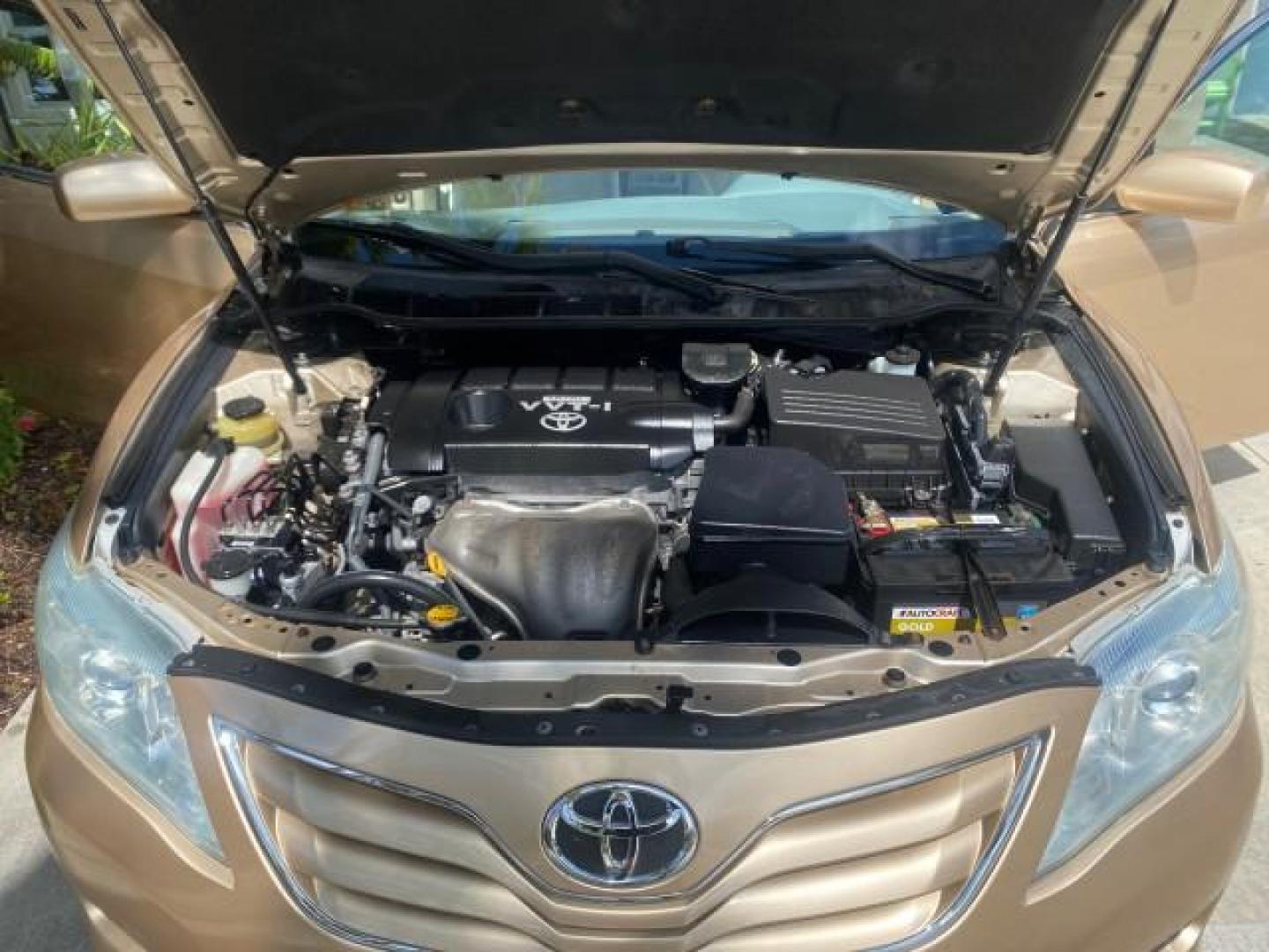2010 Sandy Beach Metallic /Bisque Toyota Camry LE 1 OWNER LOW MILES 27,079 (4T1BF3EK1AU) with an 2.5L 4-Cyl Engine engine, Automatic transmission, located at 4701 North Dixie Hwy, Pompano Beach, FL, 33064, (954) 422-2889, 26.240938, -80.123474 - OUR WEBPAGE FLORIDACARS1.COM HAS OVER 100 PHOTOS AND FREE CARFAX LINK 2010 TOYOTA CAMRY LE WE WILL ADD NEW TIRES! VIN: 4T1BF3EK1AU533077 4 T 1 B F 3 E K 1 A U 5 3 3 0 7 7 SEDAN 4 DR 2.5L I4 F DOHC 16V 32 MPG GASOLINE FRONT WHEEL DRIVE Top Features Cloth Seats Basic Features ABS Brakes Auxiliary Audi - Photo#17