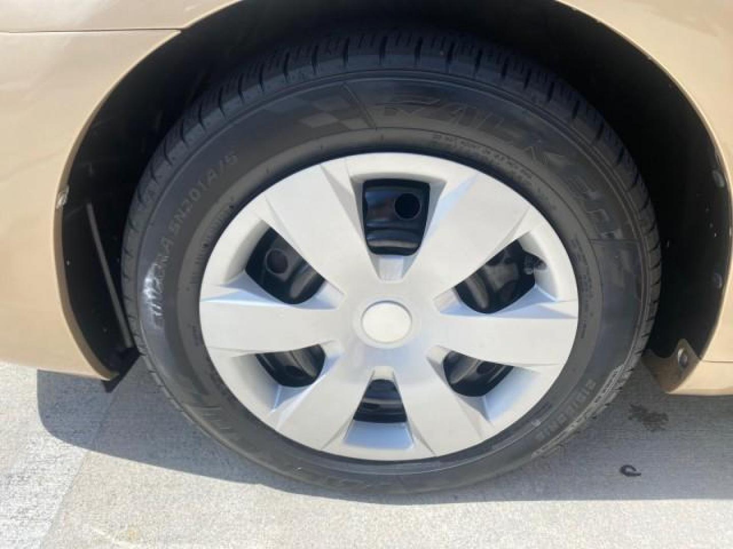 2010 Sandy Beach Metallic /Bisque Toyota Camry LE 1 OWNER LOW MILES 27,079 (4T1BF3EK1AU) with an 2.5L 4-Cyl Engine engine, Automatic transmission, located at 4701 North Dixie Hwy, Pompano Beach, FL, 33064, (954) 422-2889, 26.240938, -80.123474 - OUR WEBPAGE FLORIDACARS1.COM HAS OVER 100 PHOTOS AND FREE CARFAX LINK 2010 TOYOTA CAMRY LE WE WILL ADD NEW TIRES! VIN: 4T1BF3EK1AU533077 4 T 1 B F 3 E K 1 A U 5 3 3 0 7 7 SEDAN 4 DR 2.5L I4 F DOHC 16V 32 MPG GASOLINE FRONT WHEEL DRIVE Top Features Cloth Seats Basic Features ABS Brakes Auxiliary Audi - Photo#19