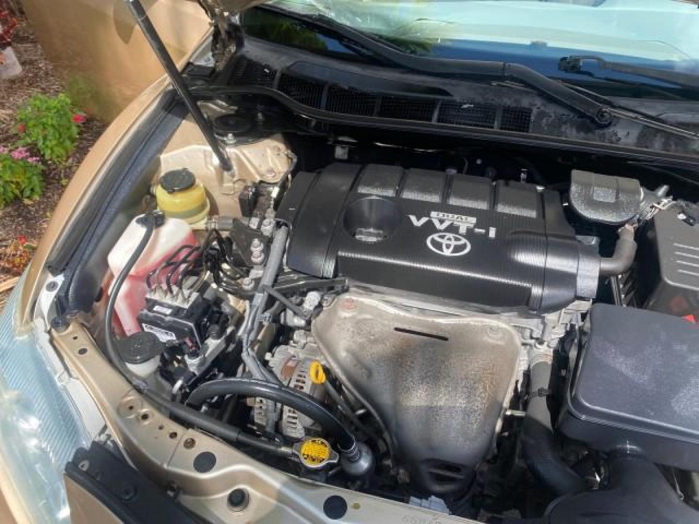 2010 Sandy Beach Metallic /Bisque Toyota Camry LE 1 OWNER LOW MILES 27,079 (4T1BF3EK1AU) with an 2.5L 4-Cyl Engine engine, Automatic transmission, located at 4701 North Dixie Hwy, Pompano Beach, FL, 33064, (954) 422-2889, 26.240938, -80.123474 - OUR WEBPAGE FLORIDACARS1.COM HAS OVER 100 PHOTOS AND FREE CARFAX LINK 2010 TOYOTA CAMRY LE WE WILL ADD NEW TIRES! VIN: 4T1BF3EK1AU533077 4 T 1 B F 3 E K 1 A U 5 3 3 0 7 7 SEDAN 4 DR 2.5L I4 F DOHC 16V 32 MPG GASOLINE FRONT WHEEL DRIVE Top Features Cloth Seats Basic Features ABS Brakes Auxiliary Audi - Photo#24