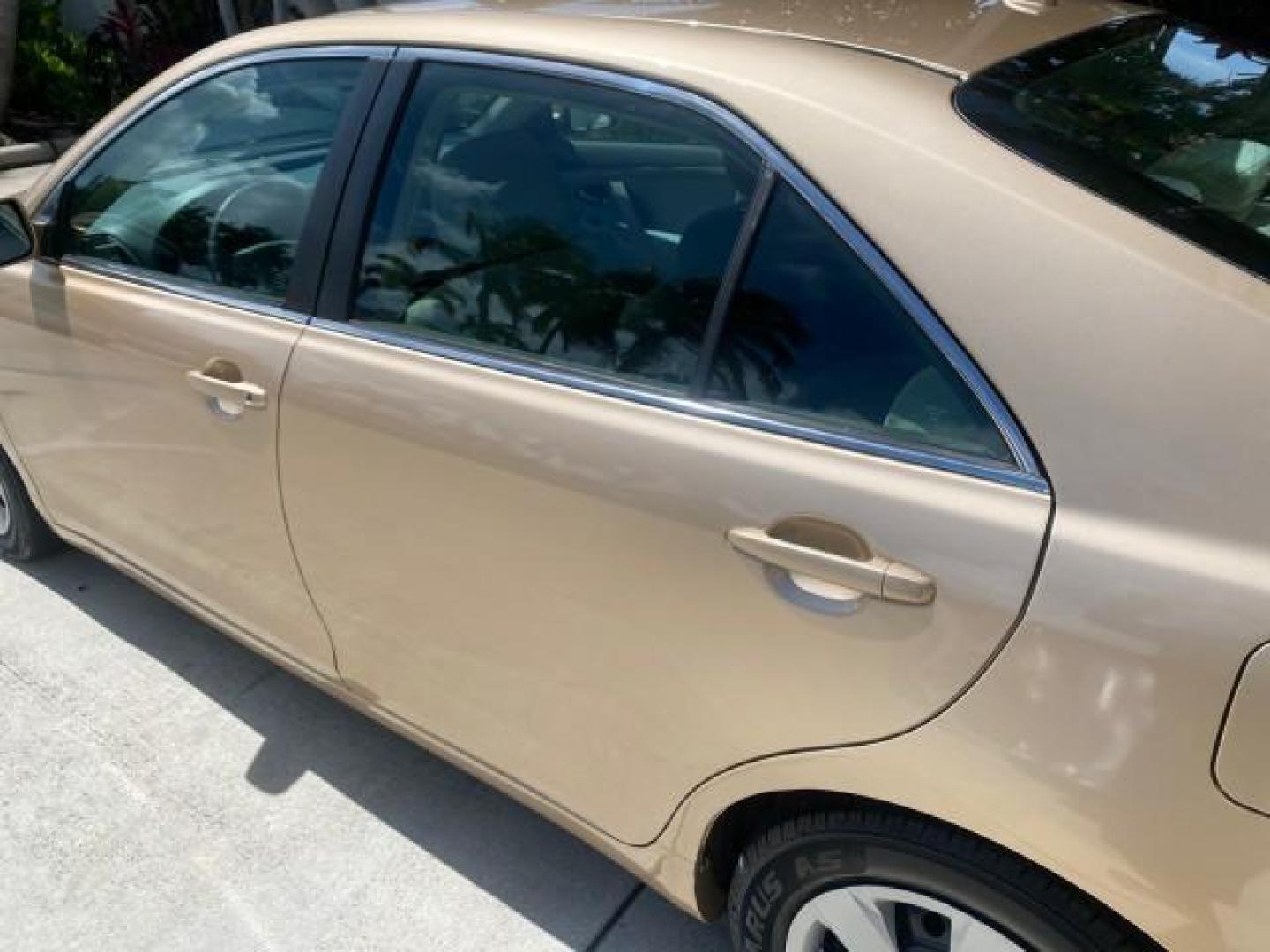 2010 Sandy Beach Metallic /Bisque Toyota Camry LE 1 OWNER LOW MILES 27,079 (4T1BF3EK1AU) with an 2.5L 4-Cyl Engine engine, Automatic transmission, located at 4701 North Dixie Hwy, Pompano Beach, FL, 33064, (954) 422-2889, 26.240938, -80.123474 - OUR WEBPAGE FLORIDACARS1.COM HAS OVER 100 PHOTOS AND FREE CARFAX LINK 2010 TOYOTA CAMRY LE WE WILL ADD NEW TIRES! VIN: 4T1BF3EK1AU533077 4 T 1 B F 3 E K 1 A U 5 3 3 0 7 7 SEDAN 4 DR 2.5L I4 F DOHC 16V 32 MPG GASOLINE FRONT WHEEL DRIVE Top Features Cloth Seats Basic Features ABS Brakes Auxiliary Audi - Photo#57