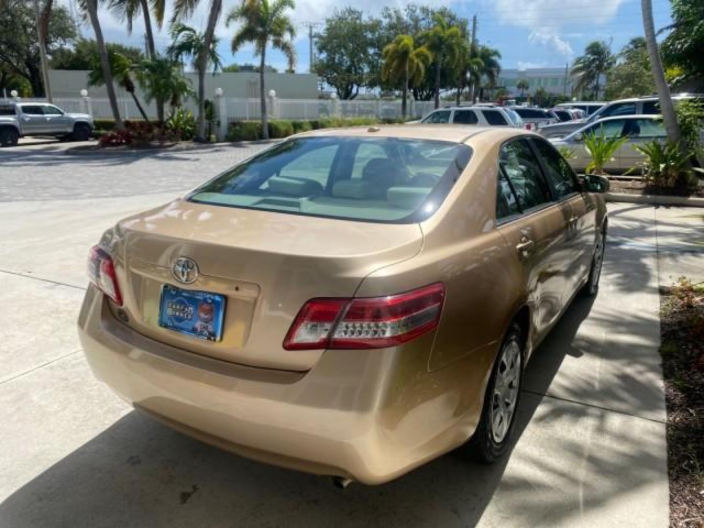 2010 Sandy Beach Metallic /Bisque Toyota Camry LE 1 OWNER LOW MILES 27,079 (4T1BF3EK1AU) with an 2.5L 4-Cyl Engine engine, Automatic transmission, located at 4701 North Dixie Hwy, Pompano Beach, FL, 33064, (954) 422-2889, 26.240938, -80.123474 - OUR WEBPAGE FLORIDACARS1.COM HAS OVER 100 PHOTOS AND FREE CARFAX LINK 2010 TOYOTA CAMRY LE WE WILL ADD NEW TIRES! VIN: 4T1BF3EK1AU533077 4 T 1 B F 3 E K 1 A U 5 3 3 0 7 7 SEDAN 4 DR 2.5L I4 F DOHC 16V 32 MPG GASOLINE FRONT WHEEL DRIVE Top Features Cloth Seats Basic Features ABS Brakes Auxiliary Audi - Photo#74