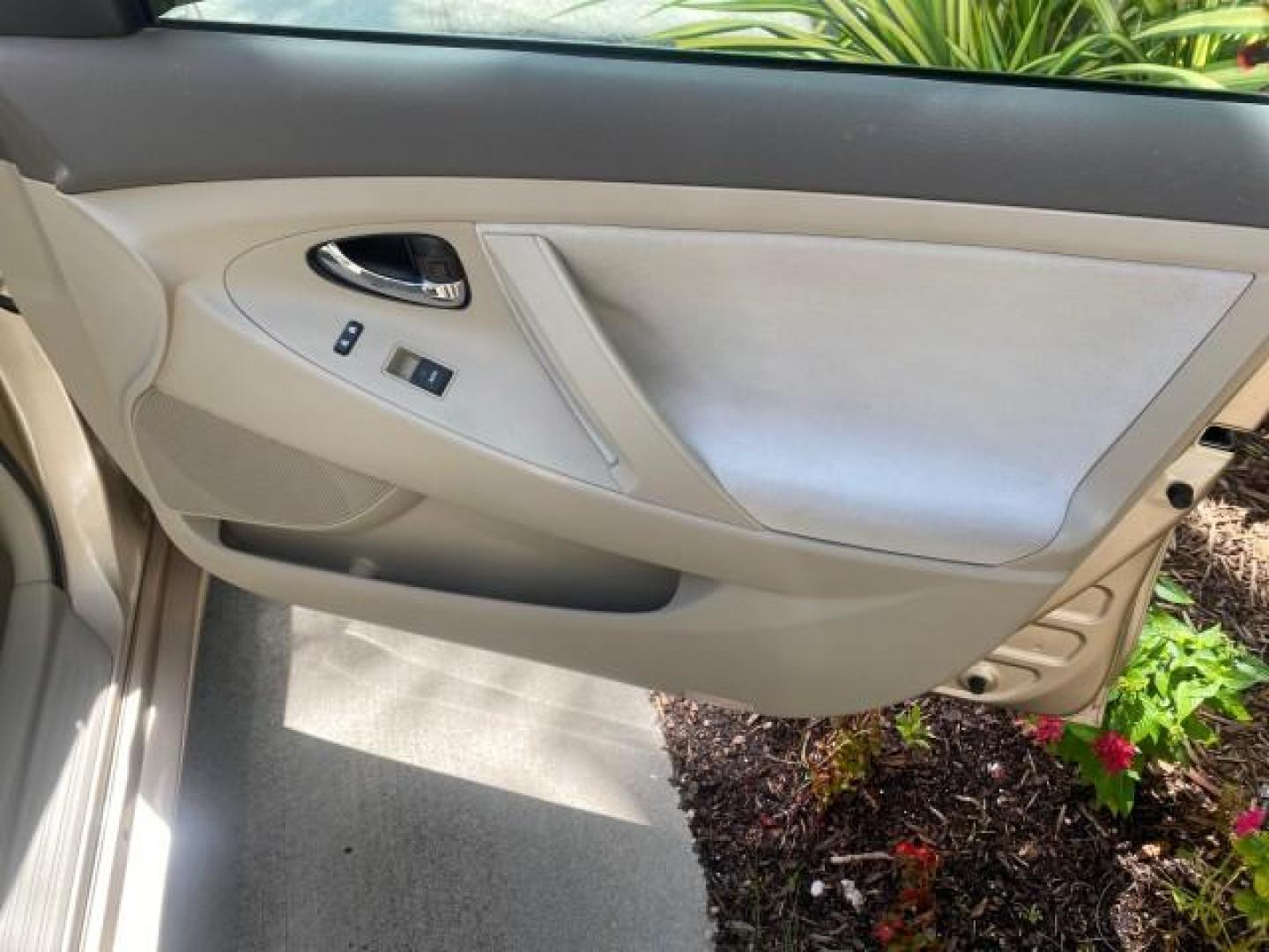 2010 Sandy Beach Metallic /Bisque Toyota Camry LE 1 OWNER LOW MILES 27,079 (4T1BF3EK1AU) with an 2.5L 4-Cyl Engine engine, Automatic transmission, located at 4701 North Dixie Hwy, Pompano Beach, FL, 33064, (954) 422-2889, 26.240938, -80.123474 - OUR WEBPAGE FLORIDACARS1.COM HAS OVER 100 PHOTOS AND FREE CARFAX LINK 2010 TOYOTA CAMRY LE WE WILL ADD NEW TIRES! VIN: 4T1BF3EK1AU533077 4 T 1 B F 3 E K 1 A U 5 3 3 0 7 7 SEDAN 4 DR 2.5L I4 F DOHC 16V 32 MPG GASOLINE FRONT WHEEL DRIVE Top Features Cloth Seats Basic Features ABS Brakes Auxiliary Audi - Photo#91