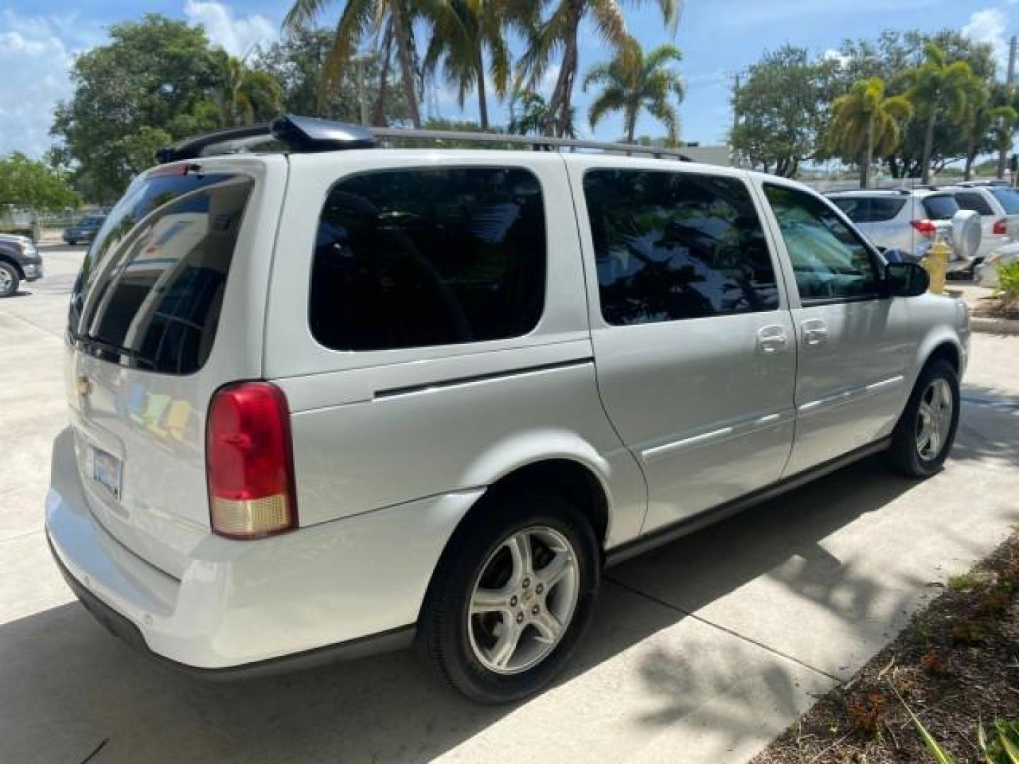 2005 Summit White /Neutral Chevrolet Uplander 1 OWNER LS LOW MILES 30,731 (1GNDV23L85D) with an 3.5L 3500 V6 SFI Engine engine, Automatic transmission, located at 4701 North Dixie Hwy, Pompano Beach, FL, 33064, (954) 422-2889, 26.240938, -80.123474 - OUR WEBPAGE FLORIDACARS1.COM HAS OVER 100 PHOTOS AND FREE CARFAX LINK 2005 CHEVROLET UPLANDER LS VIN: 1GNDV23L85D243888 1 G N D V 2 3 L 8 5 D 2 4 3 8 8 8 VAN 3.5L I6 F GASOLINE FRONT WHEEL DRIVE Top Features Alloy Wheels Leatherette and Cloth Parking Sensors Quad Seats Rear Air Conditioning Rear E - Photo#7