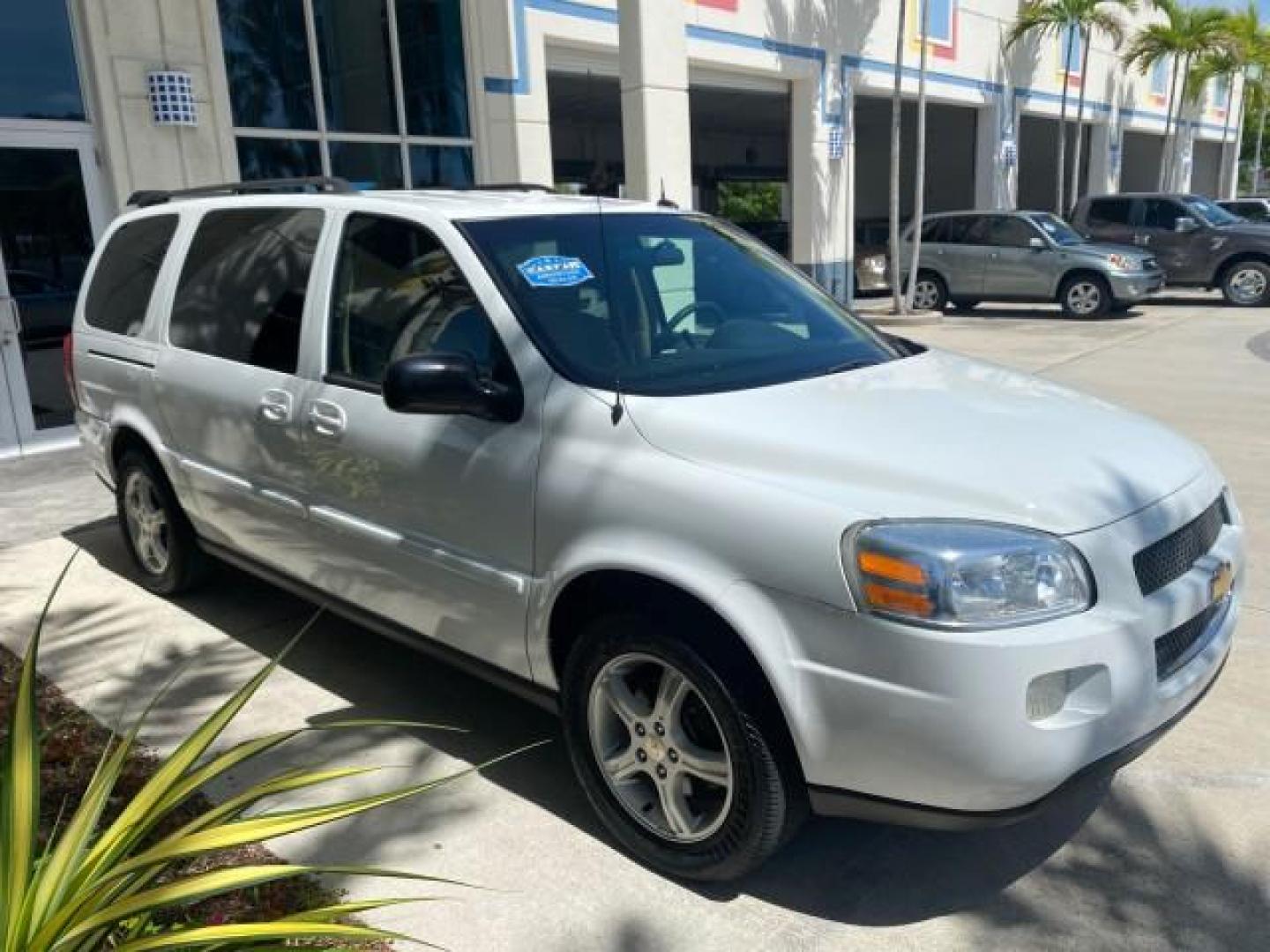 2005 Summit White /Neutral Chevrolet Uplander 1 OWNER LS LOW MILES 30,731 (1GNDV23L85D) with an 3.5L 3500 V6 SFI Engine engine, Automatic transmission, located at 4701 North Dixie Hwy, Pompano Beach, FL, 33064, (954) 422-2889, 26.240938, -80.123474 - OUR WEBPAGE FLORIDACARS1.COM HAS OVER 100 PHOTOS AND FREE CARFAX LINK 2005 CHEVROLET UPLANDER LS VIN: 1GNDV23L85D243888 1 G N D V 2 3 L 8 5 D 2 4 3 8 8 8 VAN 3.5L I6 F GASOLINE FRONT WHEEL DRIVE Top Features Alloy Wheels Leatherette and Cloth Parking Sensors Quad Seats Rear Air Conditioning Rear E - Photo#24