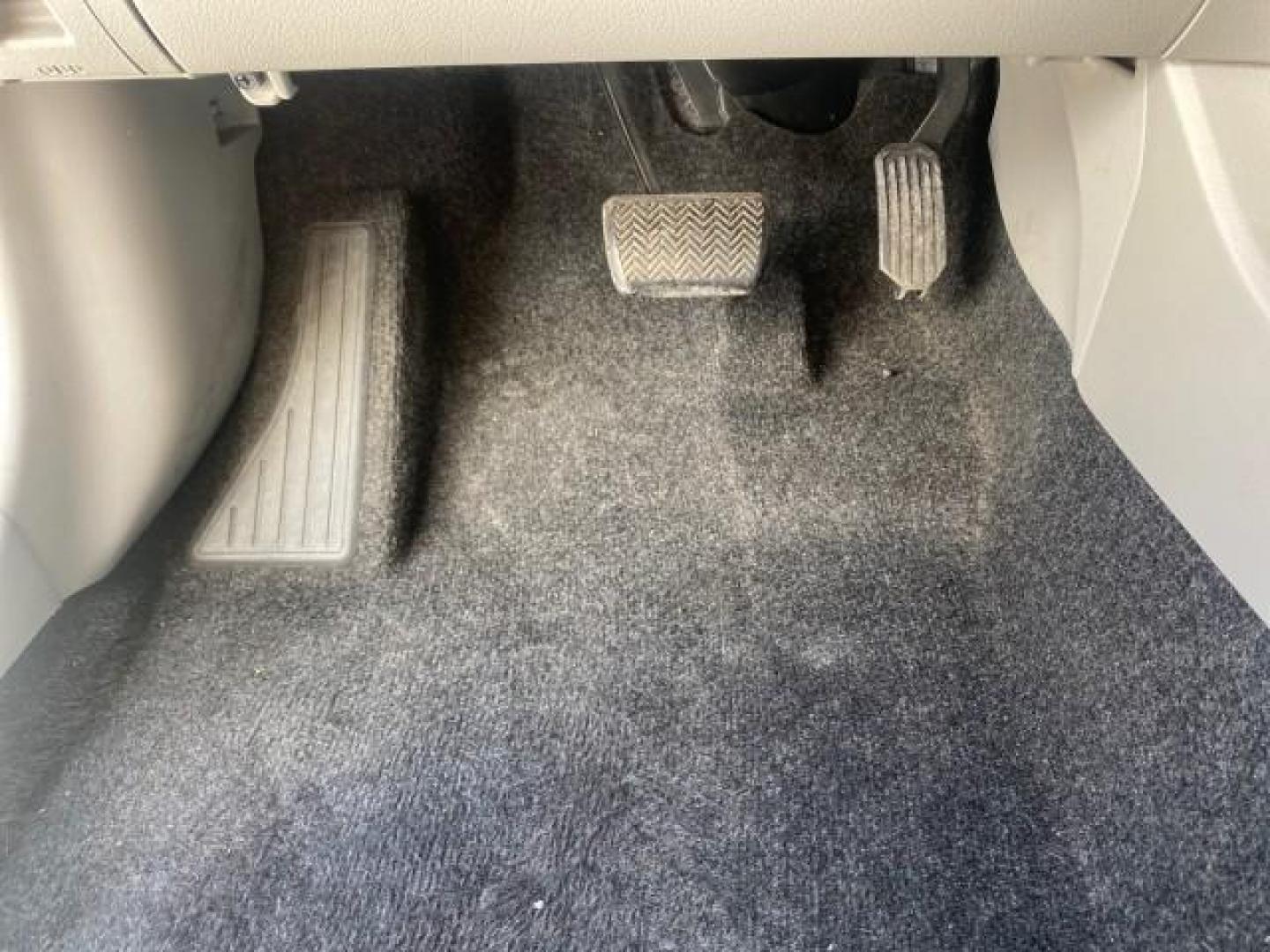 2009 Super White /Ash Toyota Corolla LE 1 OWNER LOW MILES 27,181 (JTDBL40E79J) with an 1.8L DOHC SFI 16-Valve VVT-i 4-Cyl Engine engine, Automatic transmission, located at 4701 North Dixie Hwy, Pompano Beach, FL, 33064, (954) 422-2889, 26.240938, -80.123474 - OUR WEBPAGE FLORIDACARS1.COM HAS OVER 100 PHOTOS AND FREE CARFAX LINK 2009 TOYOTA COROLLA LE VIN: JTDBL40E79J022099 J T D B L 4 0 E 7 9 J 0 2 2 0 9 9 SEDAN 4 DR 1.8L I4 F DOHC 16V 35 MPG GASOLINE FRONT WHEEL DRIVE Top Features Cloth Seats Basic Features ABS Brakes AM/FM Stereo Air Conditioning Autom - Photo#40