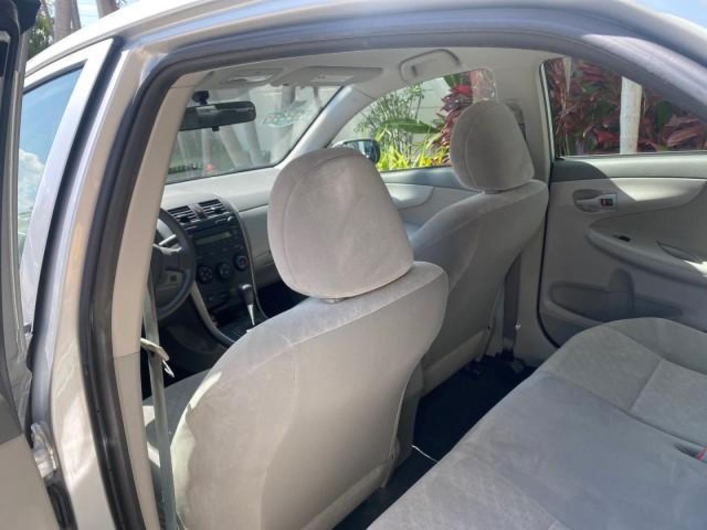 2009 Super White /Ash Toyota Corolla LE 1 OWNER LOW MILES 27,181 (JTDBL40E79J) with an 1.8L DOHC SFI 16-Valve VVT-i 4-Cyl Engine engine, Automatic transmission, located at 4701 North Dixie Hwy, Pompano Beach, FL, 33064, (954) 422-2889, 26.240938, -80.123474 - OUR WEBPAGE FLORIDACARS1.COM HAS OVER 100 PHOTOS AND FREE CARFAX LINK 2009 TOYOTA COROLLA LE VIN: JTDBL40E79J022099 J T D B L 4 0 E 7 9 J 0 2 2 0 9 9 SEDAN 4 DR 1.8L I4 F DOHC 16V 35 MPG GASOLINE FRONT WHEEL DRIVE Top Features Cloth Seats Basic Features ABS Brakes AM/FM Stereo Air Conditioning Autom - Photo#64