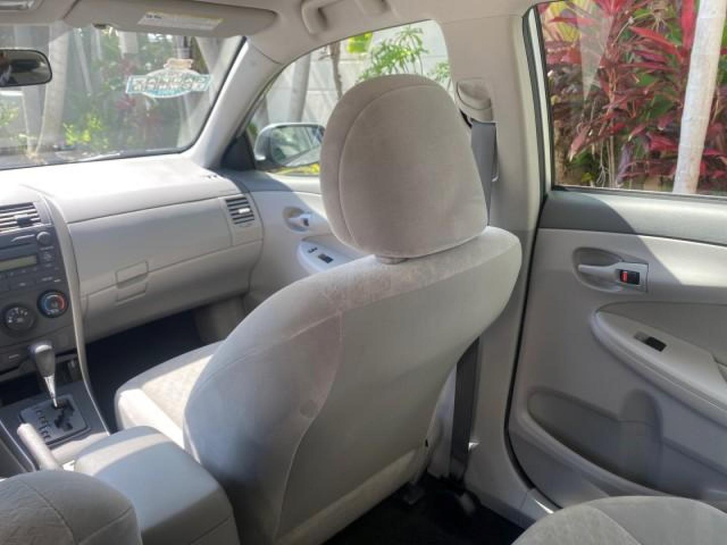 2009 Super White /Ash Toyota Corolla LE 1 OWNER LOW MILES 27,181 (JTDBL40E79J) with an 1.8L DOHC SFI 16-Valve VVT-i 4-Cyl Engine engine, Automatic transmission, located at 4701 North Dixie Hwy, Pompano Beach, FL, 33064, (954) 422-2889, 26.240938, -80.123474 - OUR WEBPAGE FLORIDACARS1.COM HAS OVER 100 PHOTOS AND FREE CARFAX LINK 2009 TOYOTA COROLLA LE VIN: JTDBL40E79J022099 J T D B L 4 0 E 7 9 J 0 2 2 0 9 9 SEDAN 4 DR 1.8L I4 F DOHC 16V 35 MPG GASOLINE FRONT WHEEL DRIVE Top Features Cloth Seats Basic Features ABS Brakes AM/FM Stereo Air Conditioning Autom - Photo#68