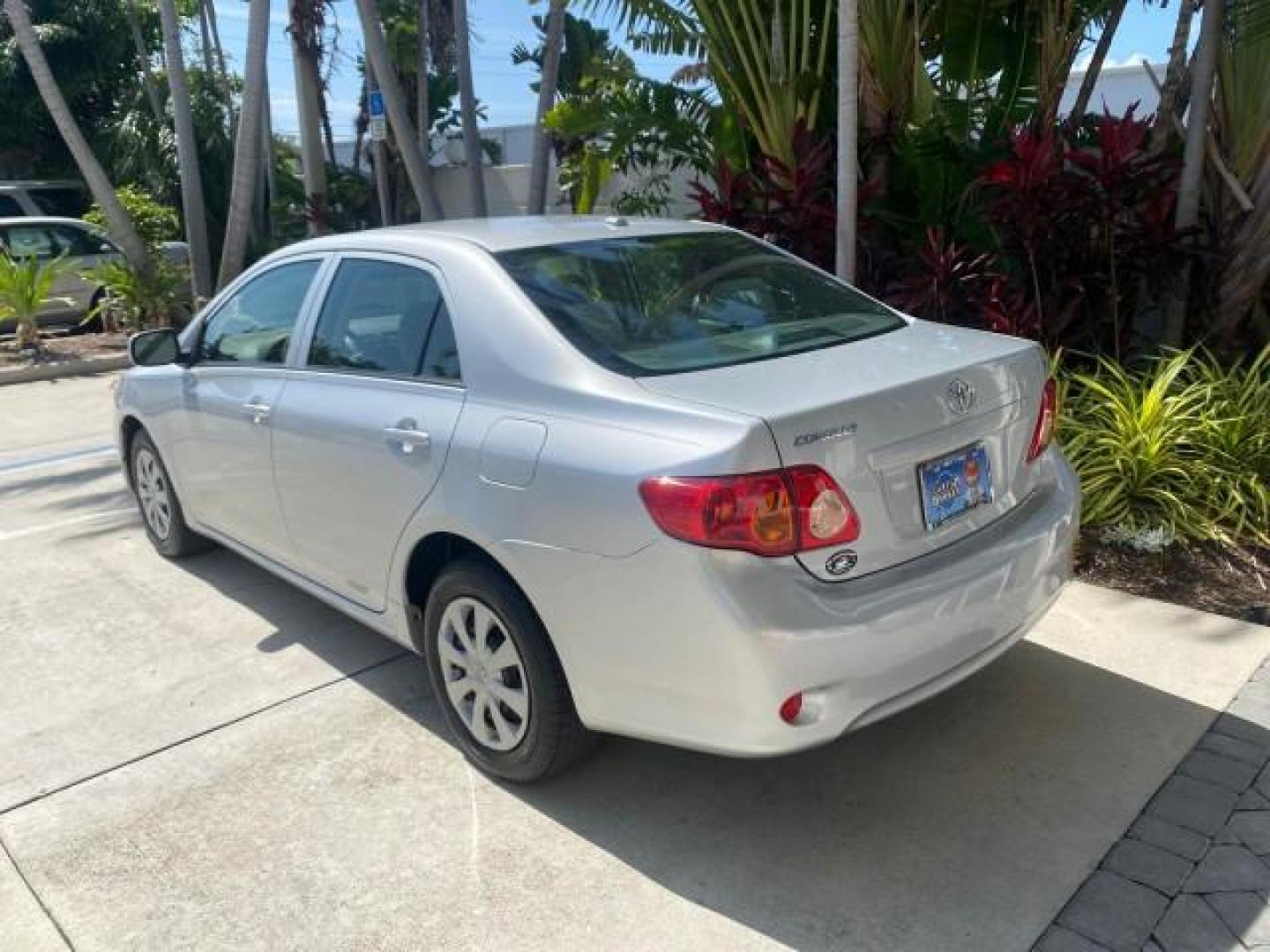 2009 Super White /Ash Toyota Corolla LE 1 OWNER LOW MILES 27,181 (JTDBL40E79J) with an 1.8L DOHC SFI 16-Valve VVT-i 4-Cyl Engine engine, Automatic transmission, located at 4701 North Dixie Hwy, Pompano Beach, FL, 33064, (954) 422-2889, 26.240938, -80.123474 - OUR WEBPAGE FLORIDACARS1.COM HAS OVER 100 PHOTOS AND FREE CARFAX LINK 2009 TOYOTA COROLLA LE VIN: JTDBL40E79J022099 J T D B L 4 0 E 7 9 J 0 2 2 0 9 9 SEDAN 4 DR 1.8L I4 F DOHC 16V 35 MPG GASOLINE FRONT WHEEL DRIVE Top Features Cloth Seats Basic Features ABS Brakes AM/FM Stereo Air Conditioning Autom - Photo#73