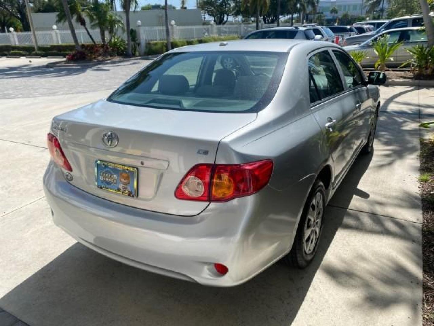 2009 Super White /Ash Toyota Corolla LE 1 OWNER LOW MILES 27,181 (JTDBL40E79J) with an 1.8L DOHC SFI 16-Valve VVT-i 4-Cyl Engine engine, Automatic transmission, located at 4701 North Dixie Hwy, Pompano Beach, FL, 33064, (954) 422-2889, 26.240938, -80.123474 - OUR WEBPAGE FLORIDACARS1.COM HAS OVER 100 PHOTOS AND FREE CARFAX LINK 2009 TOYOTA COROLLA LE VIN: JTDBL40E79J022099 J T D B L 4 0 E 7 9 J 0 2 2 0 9 9 SEDAN 4 DR 1.8L I4 F DOHC 16V 35 MPG GASOLINE FRONT WHEEL DRIVE Top Features Cloth Seats Basic Features ABS Brakes AM/FM Stereo Air Conditioning Autom - Photo#75