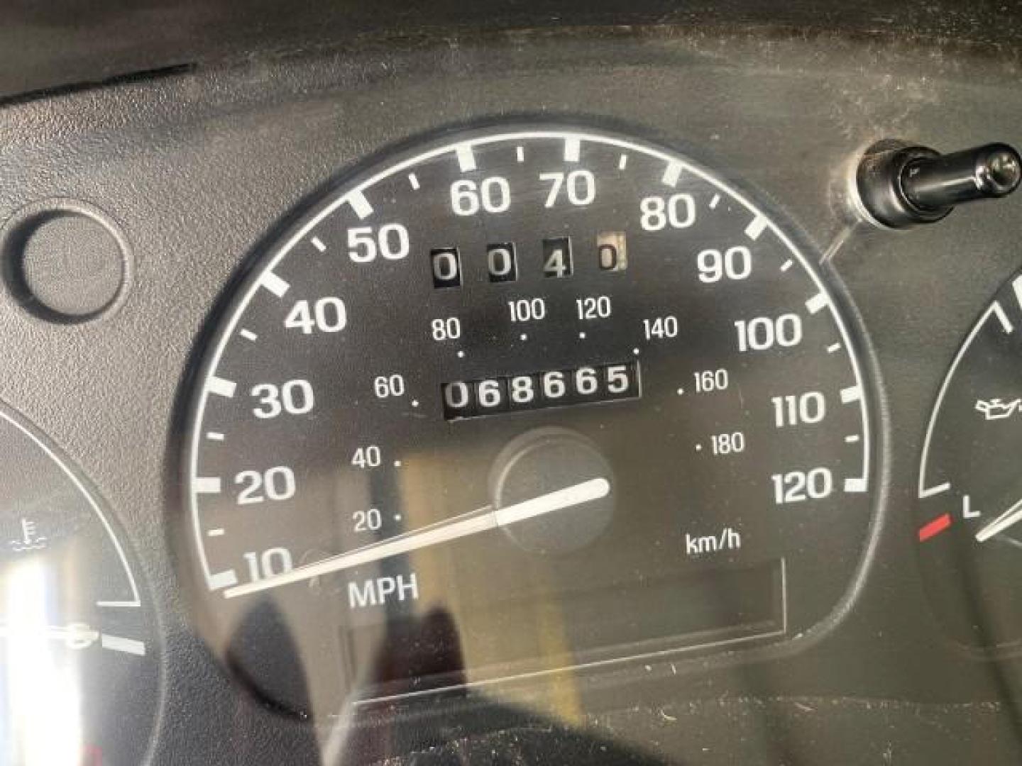 2000 Bright Red /Medium Graphite Ford Ranger XL LOW MILES 68,660 5 SPD (1FTYR10C5YT) with an 2.5L SOHC SEFI 4-Cyl Engine engine, Manual transmission, located at 4701 North Dixie Hwy, Pompano Beach, FL, 33064, (954) 422-2889, 26.240938, -80.123474 - OUR WEBPAGE FLORIDACARS1.COM HAS OVER 100 PHOTOS AND FREE CARFAX LINK 2000 FORD RANGER XL VIN: 1FTYR10C5YTB43464 1 F T Y R 1 0 C 5 Y T B 4 3 4 6 4 PICKUP 2.5L I4 F SOHC 8V GASOLINE REAR WHEEL DRIVE Top Features Bed Liner Cloth Seats Tow Hitch Vinyl Seats Basic Features ABS Brakes AM/FM Stereo CD Aud - Photo#18