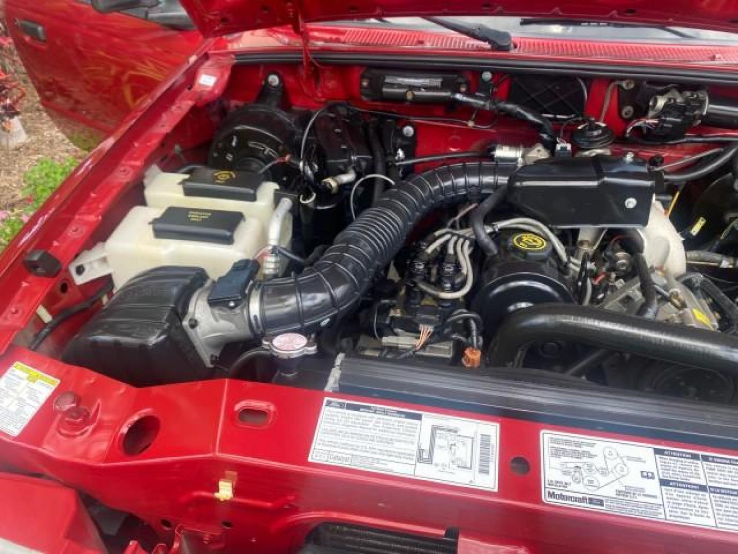 2000 Bright Red /Medium Graphite Ford Ranger XL LOW MILES 68,660 5 SPD (1FTYR10C5YT) with an 2.5L SOHC SEFI 4-Cyl Engine engine, Manual transmission, located at 4701 North Dixie Hwy, Pompano Beach, FL, 33064, (954) 422-2889, 26.240938, -80.123474 - OUR WEBPAGE FLORIDACARS1.COM HAS OVER 100 PHOTOS AND FREE CARFAX LINK 2000 FORD RANGER XL VIN: 1FTYR10C5YTB43464 1 F T Y R 1 0 C 5 Y T B 4 3 4 6 4 PICKUP 2.5L I4 F SOHC 8V GASOLINE REAR WHEEL DRIVE Top Features Bed Liner Cloth Seats Tow Hitch Vinyl Seats Basic Features ABS Brakes AM/FM Stereo CD Aud - Photo#25