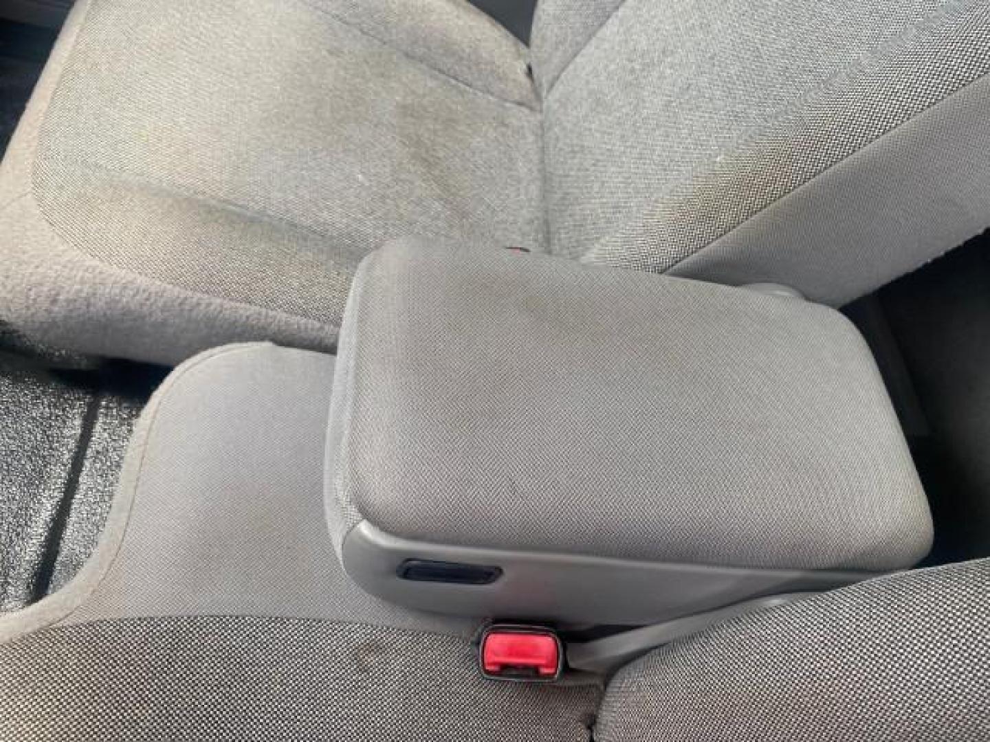 2000 Bright Red /Medium Graphite Ford Ranger XL LOW MILES 68,660 5 SPD (1FTYR10C5YT) with an 2.5L SOHC SEFI 4-Cyl Engine engine, Manual transmission, located at 4701 North Dixie Hwy, Pompano Beach, FL, 33064, (954) 422-2889, 26.240938, -80.123474 - OUR WEBPAGE FLORIDACARS1.COM HAS OVER 100 PHOTOS AND FREE CARFAX LINK 2000 FORD RANGER XL VIN: 1FTYR10C5YTB43464 1 F T Y R 1 0 C 5 Y T B 4 3 4 6 4 PICKUP 2.5L I4 F SOHC 8V GASOLINE REAR WHEEL DRIVE Top Features Bed Liner Cloth Seats Tow Hitch Vinyl Seats Basic Features ABS Brakes AM/FM Stereo CD Aud - Photo#52